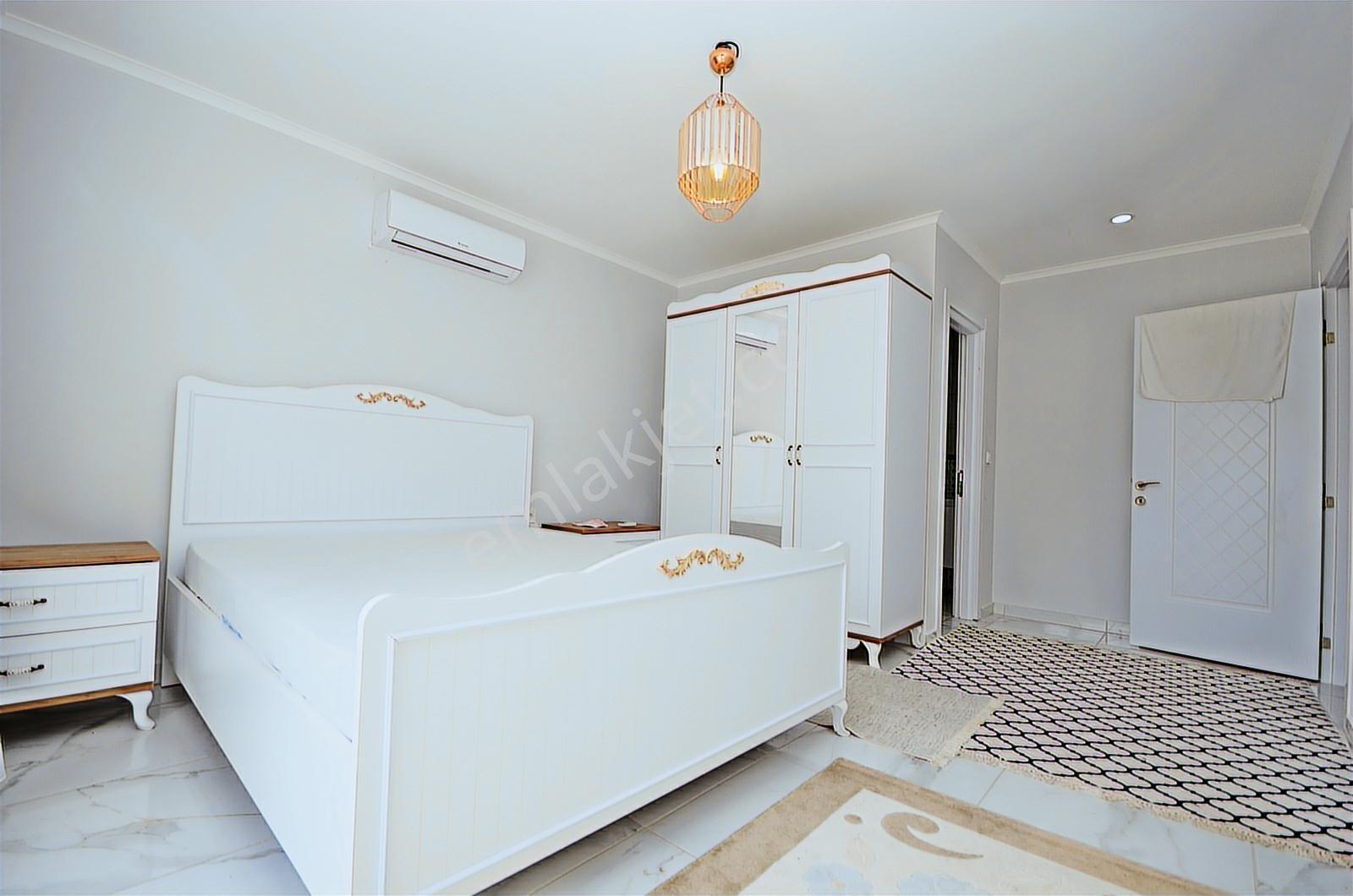 Mahmutlar'da Satılık 4+1 Dubleks Full Eşyalı Daire Denize Yakın - Görsel 12