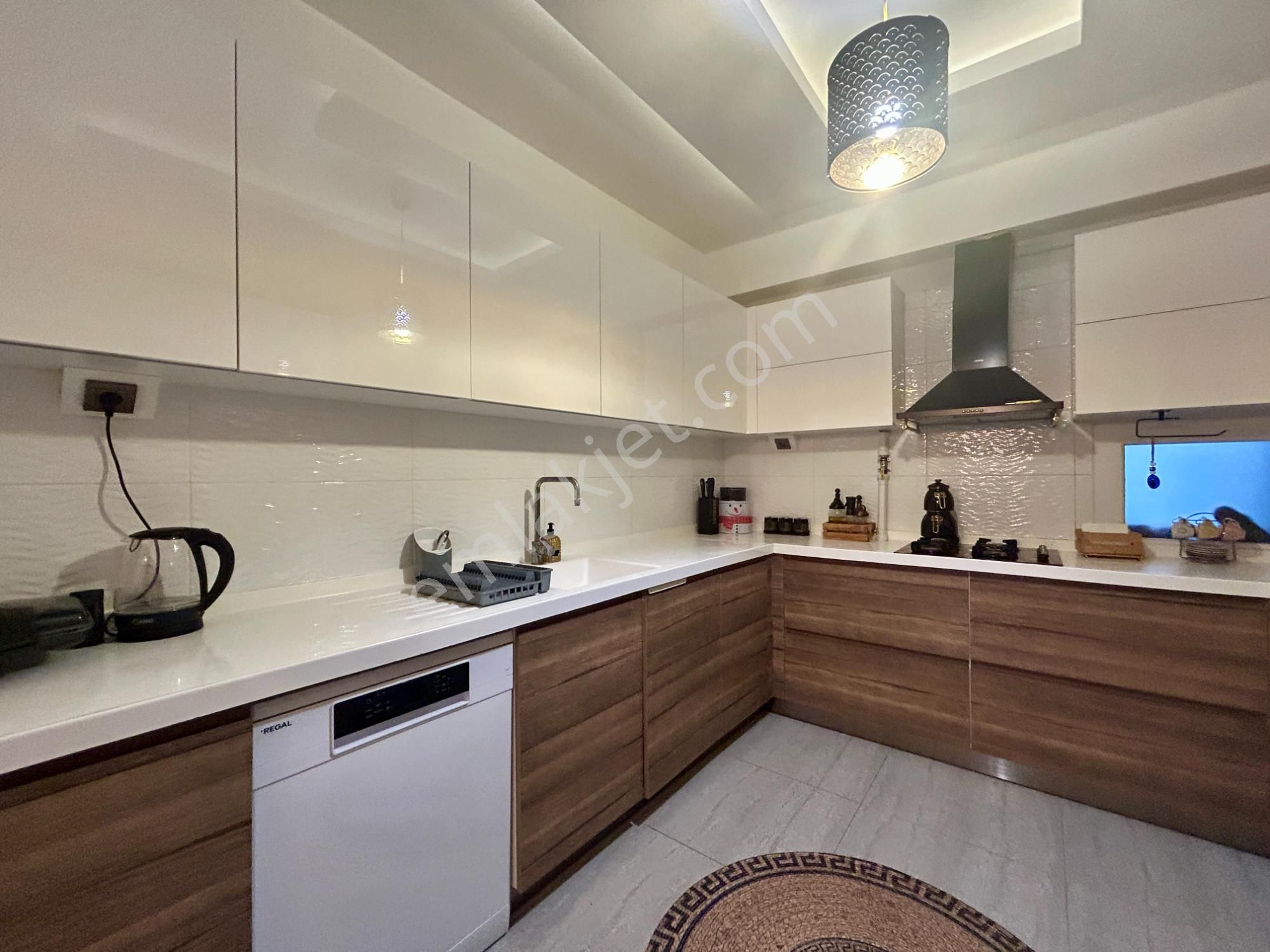 Kuşadası’nda Sitedeki Tek Bahçeli 2. Kat – 175 M² Prestıjlı Yaşam - Görsel 12