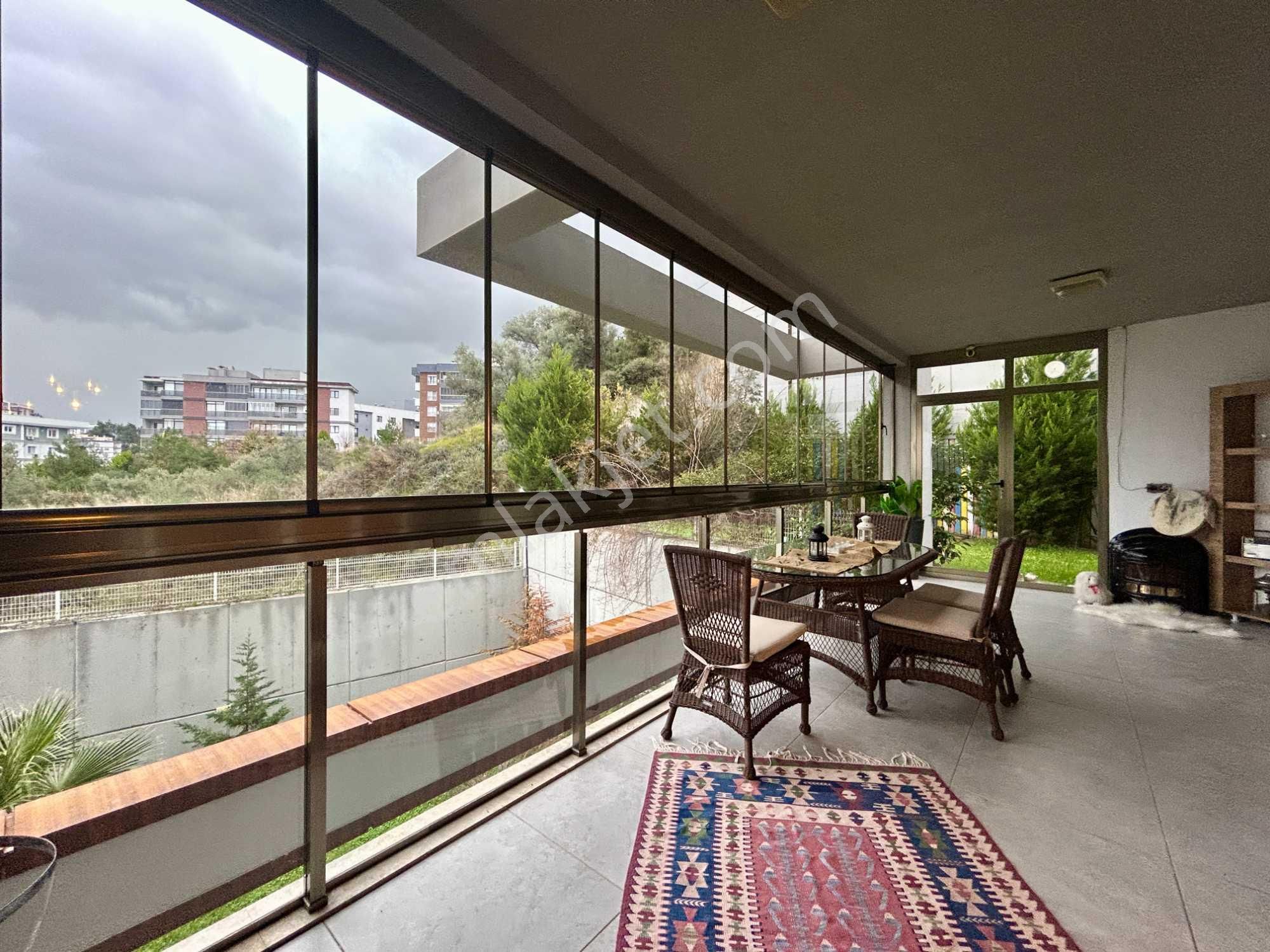 Kuşadası’nda Sitedeki Tek Bahçeli 2. Kat – 175 M² Prestıjlı Yaşam - Görsel 24