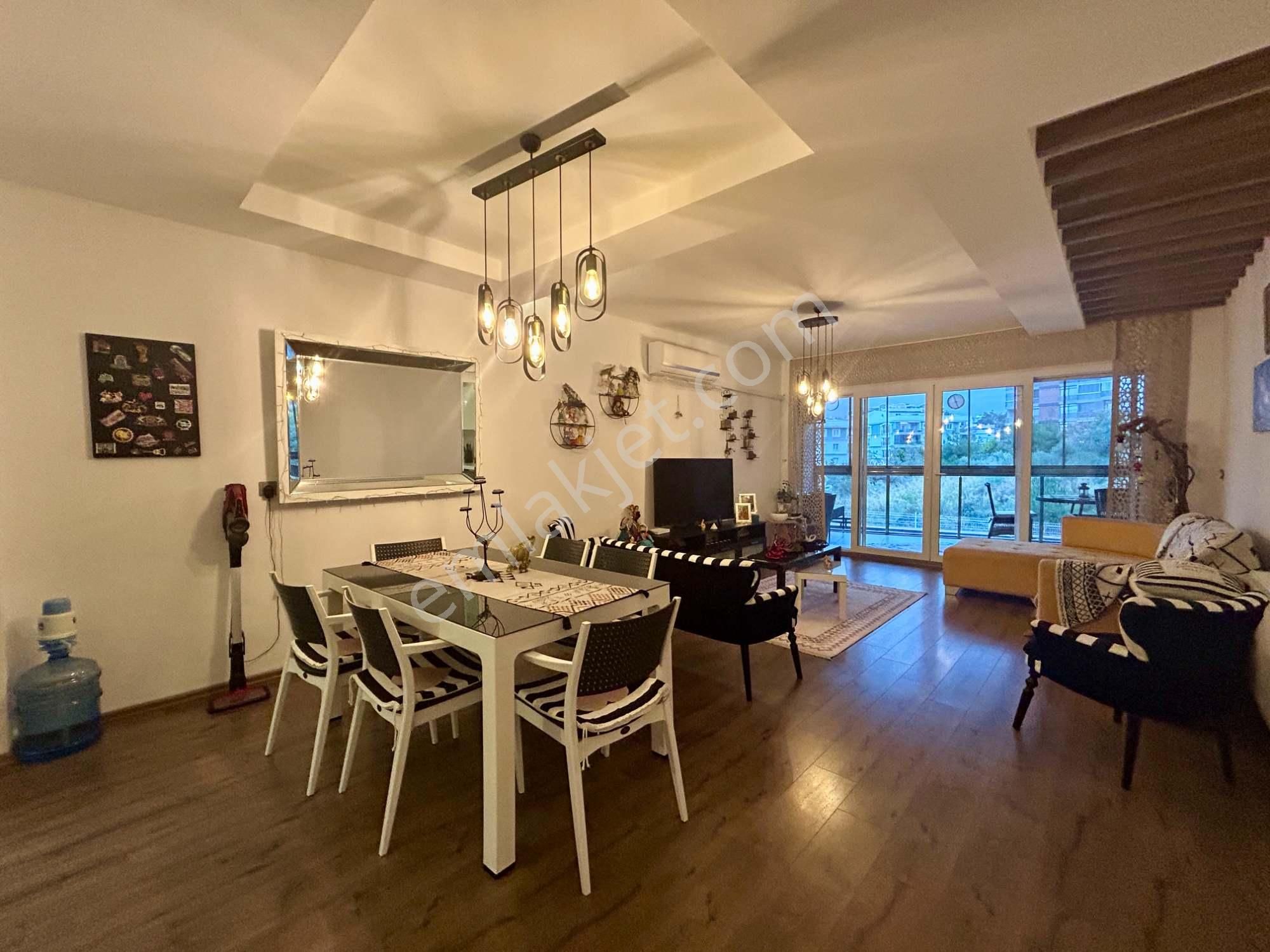 Kuşadası’nda Sitedeki Tek Bahçeli 2. Kat – 175 M² Prestıjlı Yaşam - Görsel 19