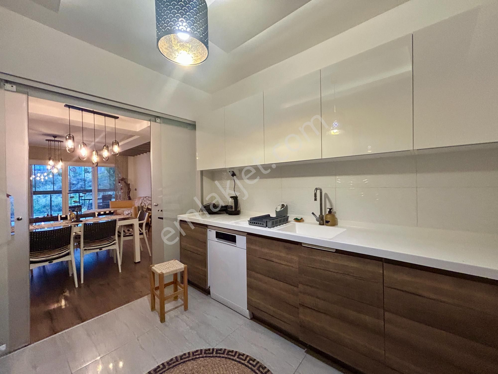 Kuşadası’nda Sitedeki Tek Bahçeli 2. Kat – 175 M² Prestıjlı Yaşam - Görsel 25