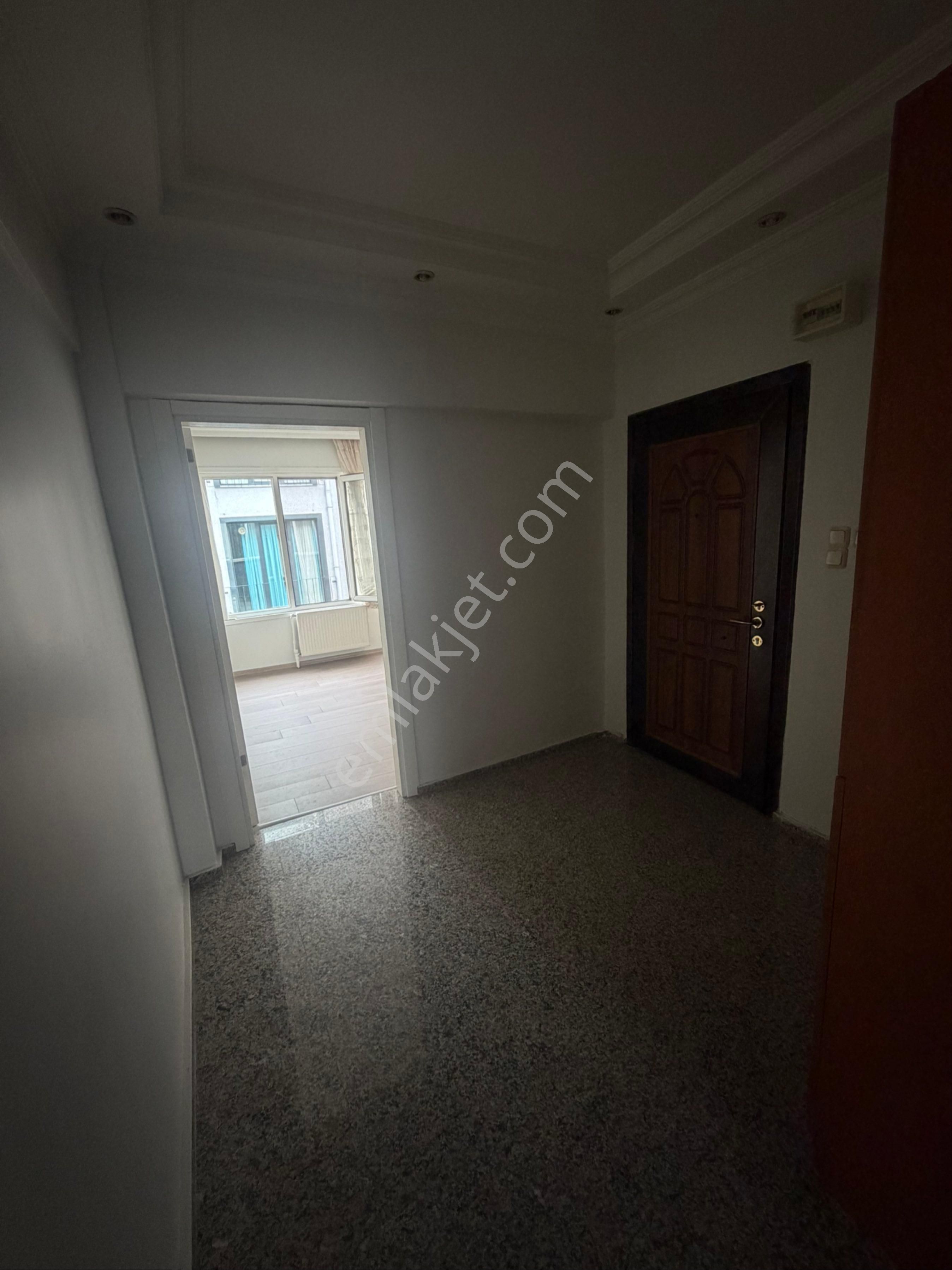 Kadıköyde Çarşıya 2 Dakika Uzaklıkta İçi Temiz Daire - Görsel 6