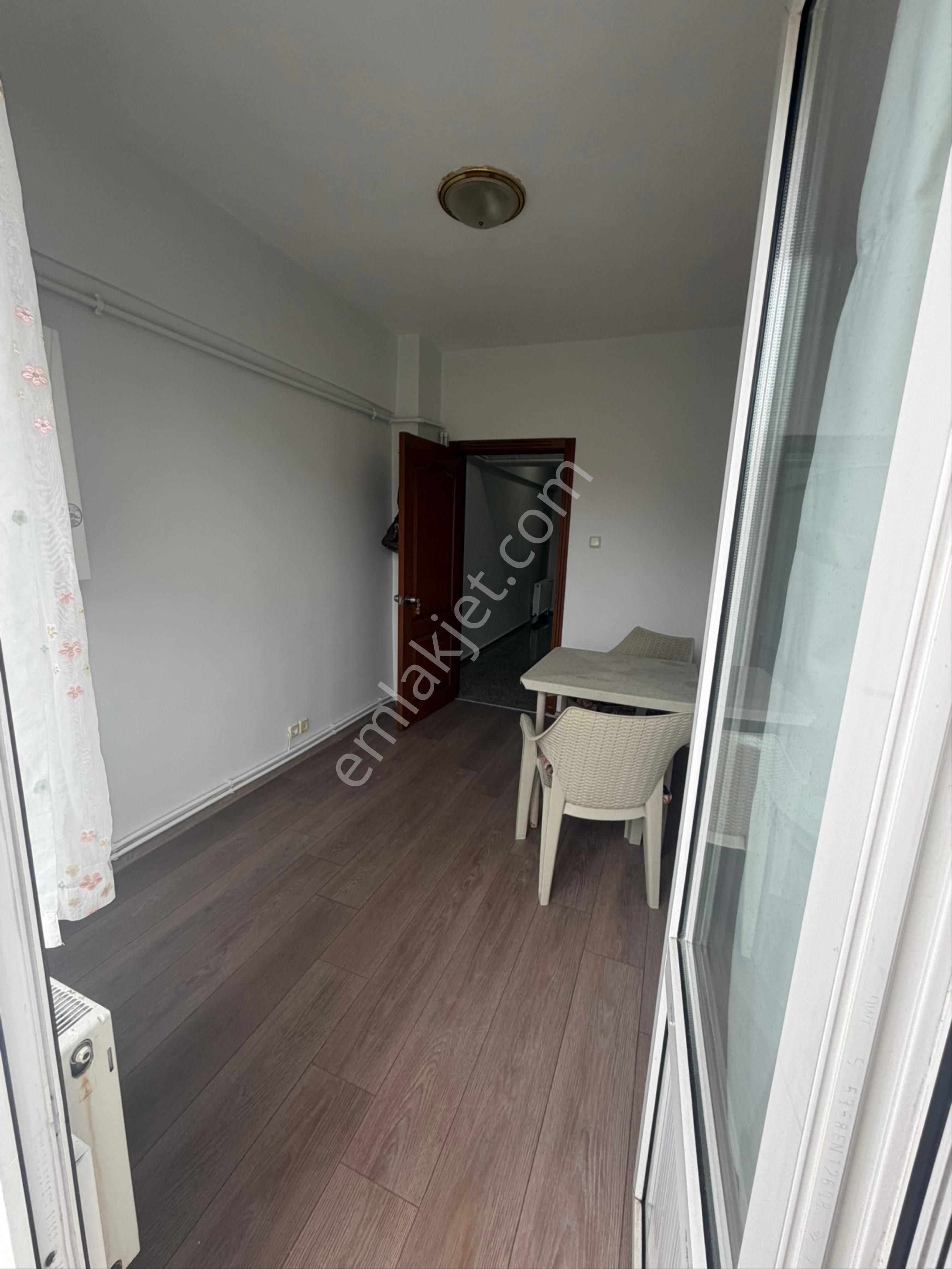 Kadıköyde Çarşıya 2 Dakika Uzaklıkta İçi Temiz Daire - Görsel 17