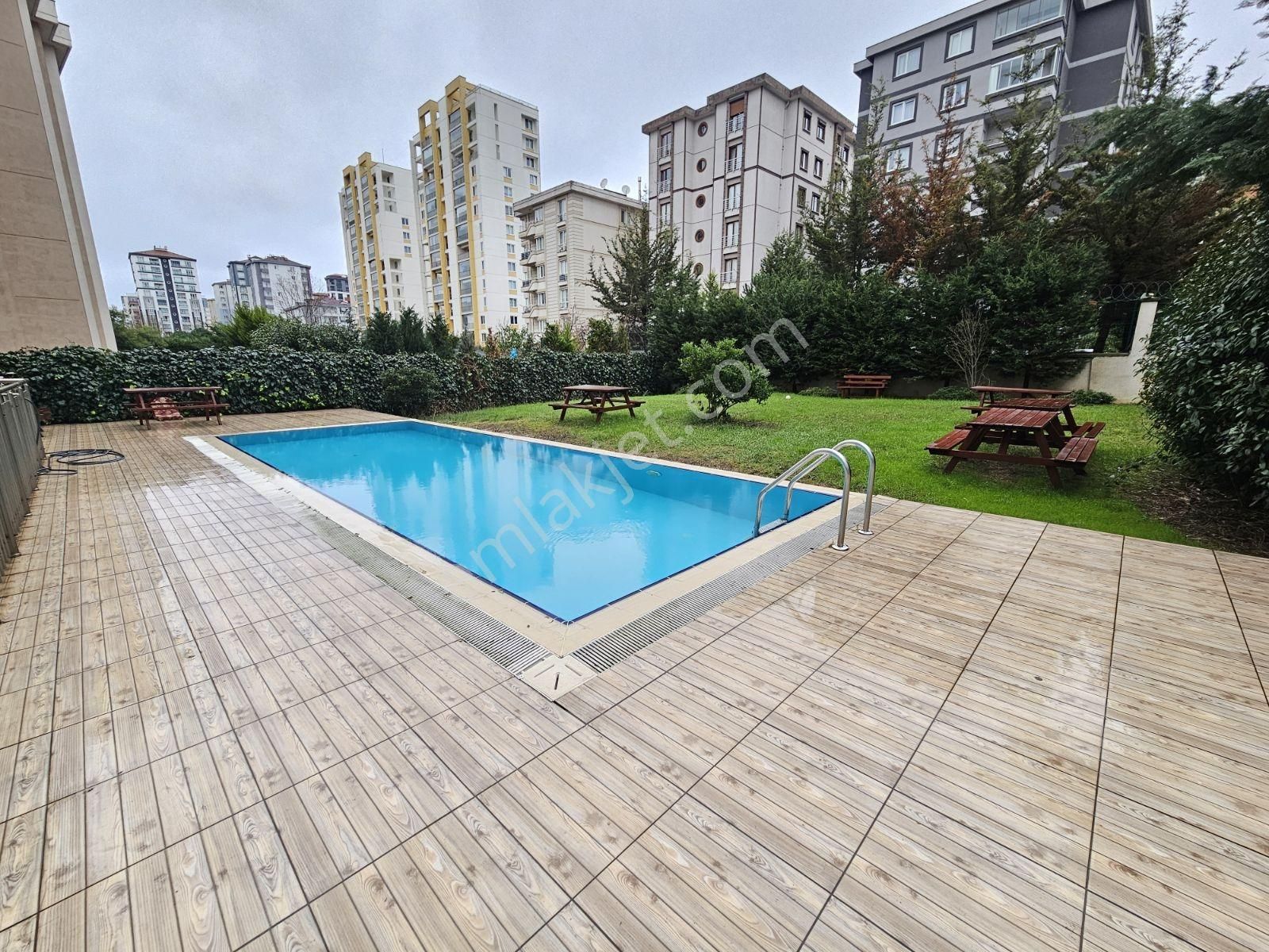 Şerifali'de Butik Sit. İçinde Havuzlu Bahçe Kullanımlı 4+1 - Görsel 22