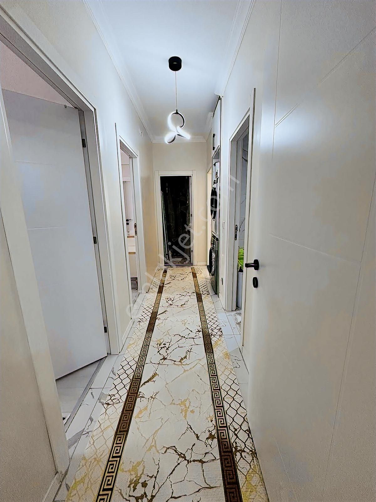 Acilll Satılık Alpaslanda 4+1 Ebeveyn Banyolu Kilerli Daire - Görsel 3