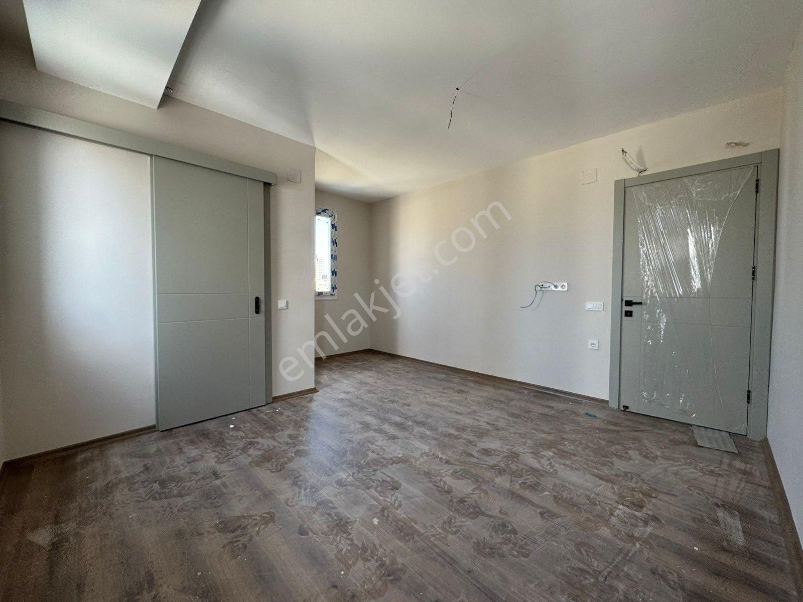 Kabasakal’da 7/24 Güvenlikli, Geniş Peyzajlı Sitede Full Donanımlı 2+1 Fırsat Daıre - Görsel 8