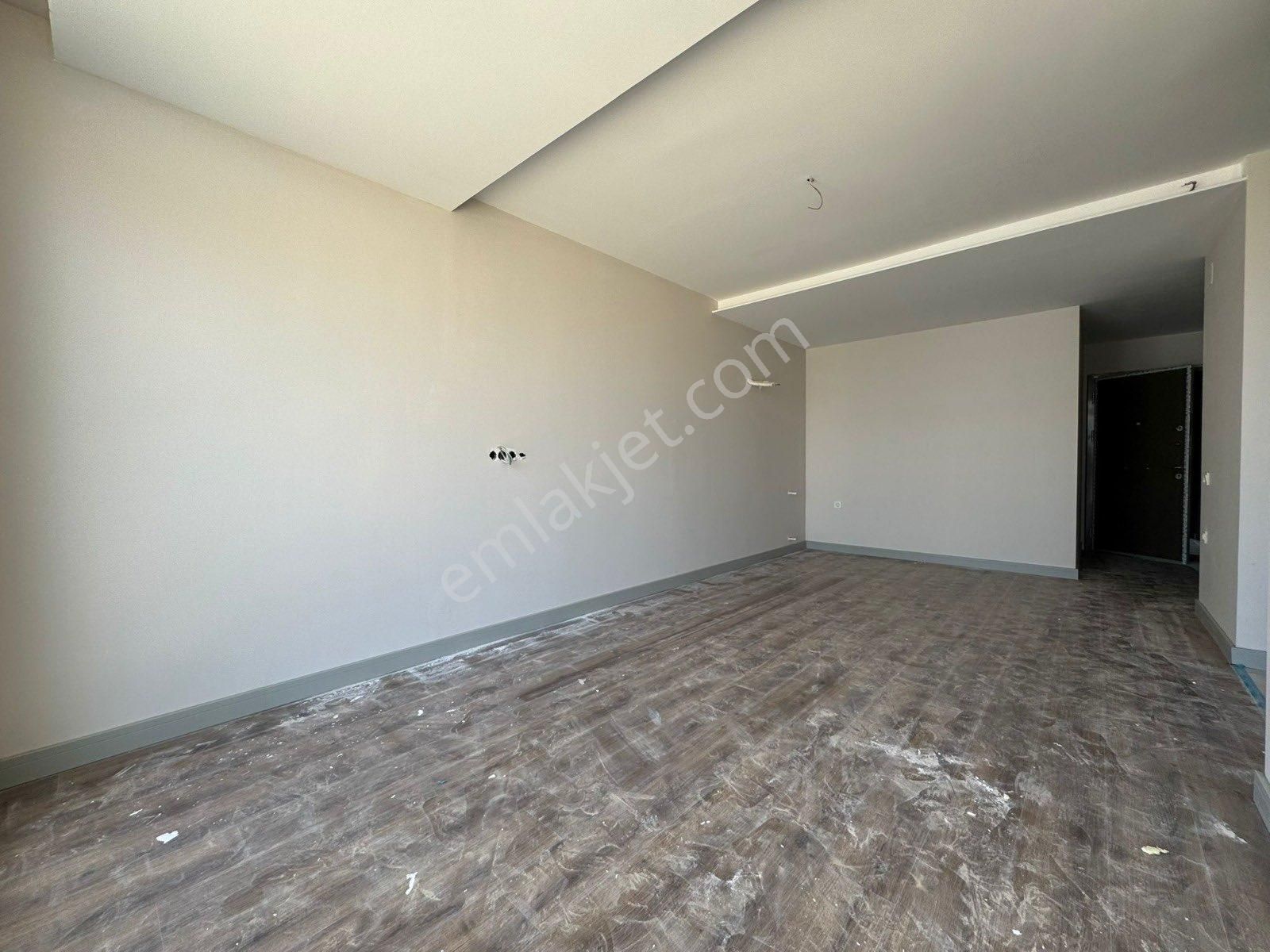 Kabasakal’da 7/24 Güvenlikli, Geniş Peyzajlı Sitede Full Donanımlı 2+1 Fırsat Daıre - Görsel 9