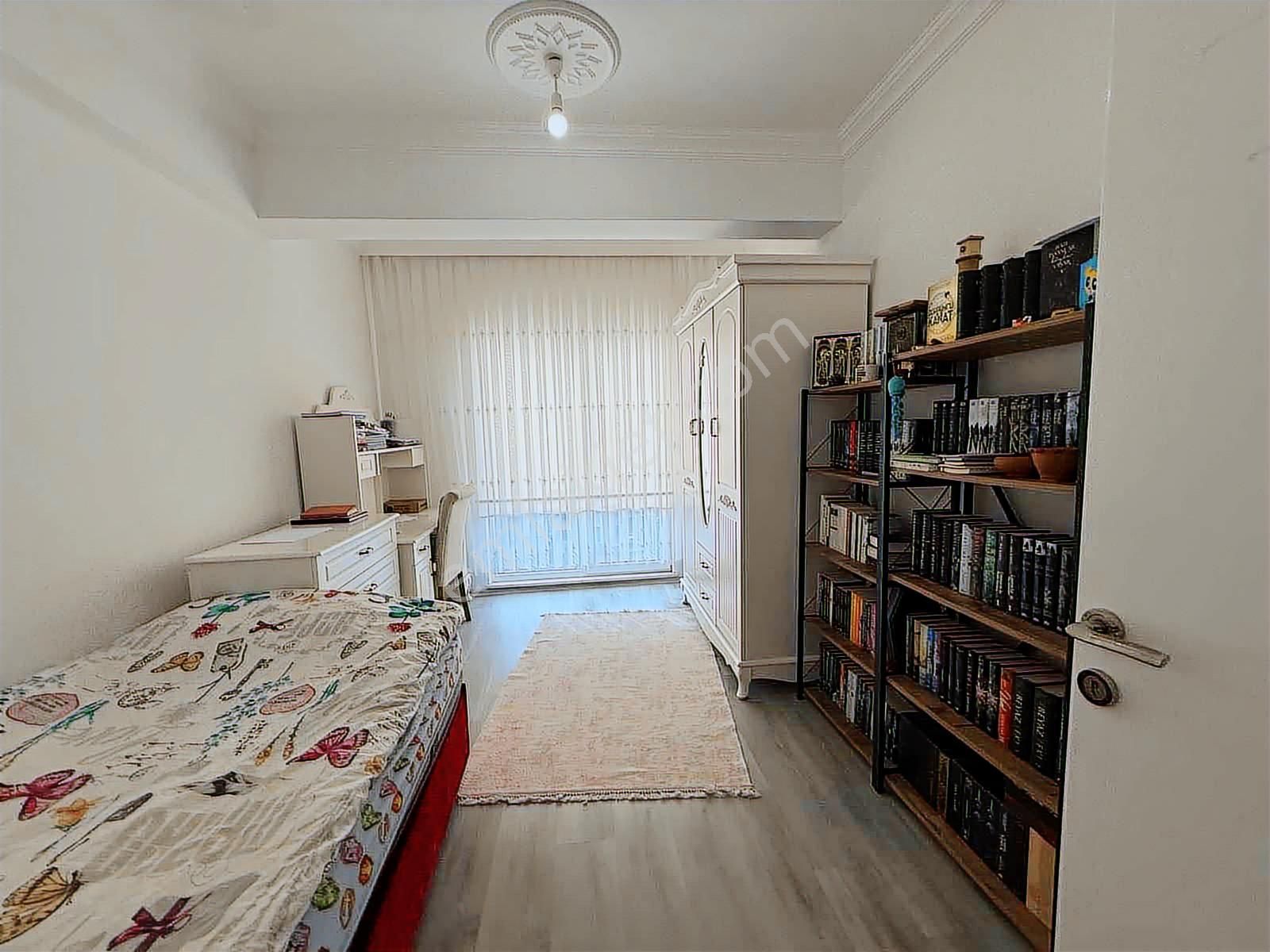 Yağmur Emlak'tan Özel Yapım Panoramik Manazaralı 3+1 Daire - Görsel 16