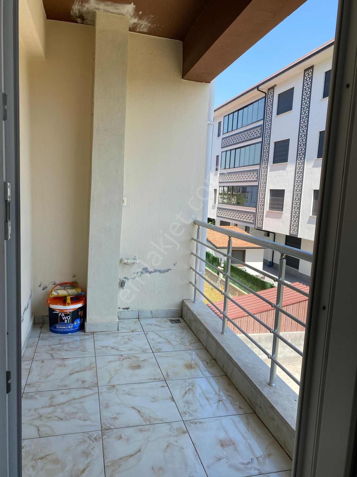 Dalaman Altıntasta Sevis Güzergahında Kiralık 1+1 Ara Kat - Görsel 3
