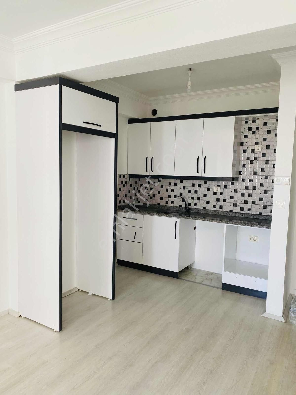 Dalaman Altıntasta Sevis Güzergahında Kiralık 1+1 Ara Kat - Görsel 11
