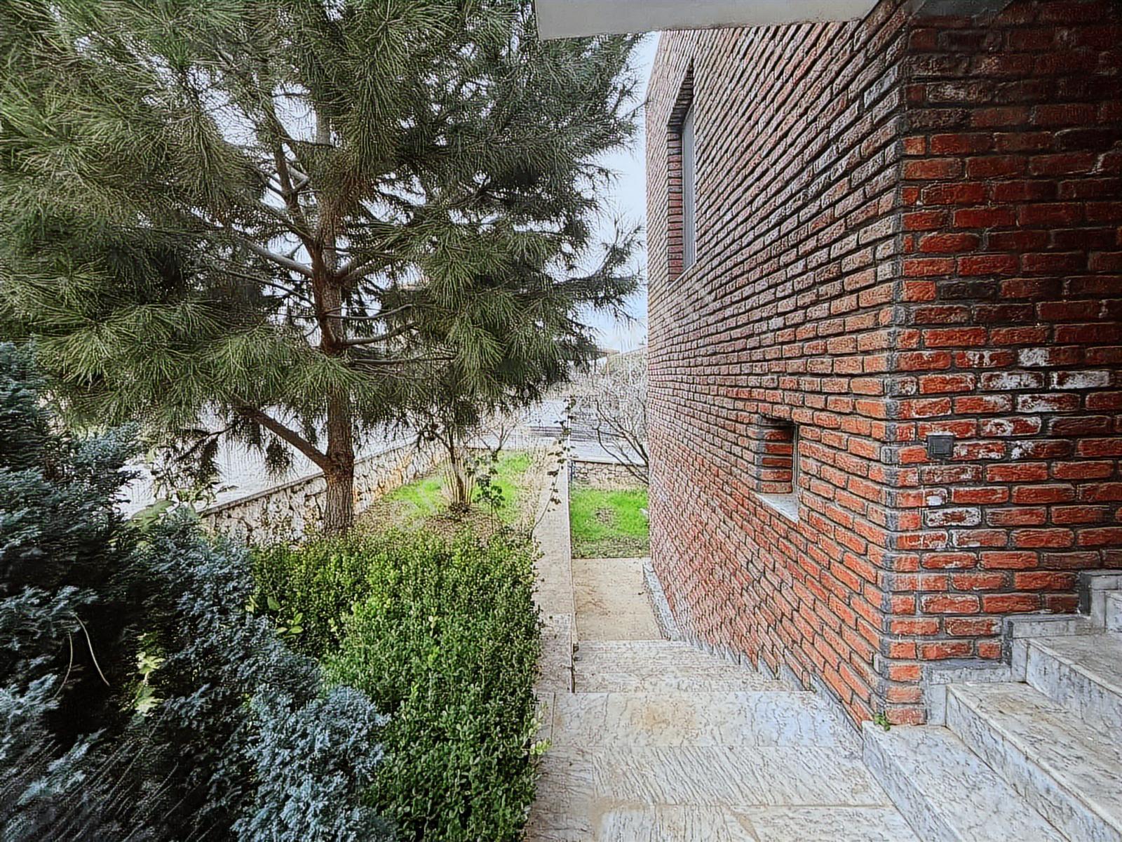 Darısekisi De 750 M2 Üzerin'de Satılık İki Katlı Müstakil Ev - Görsel 11