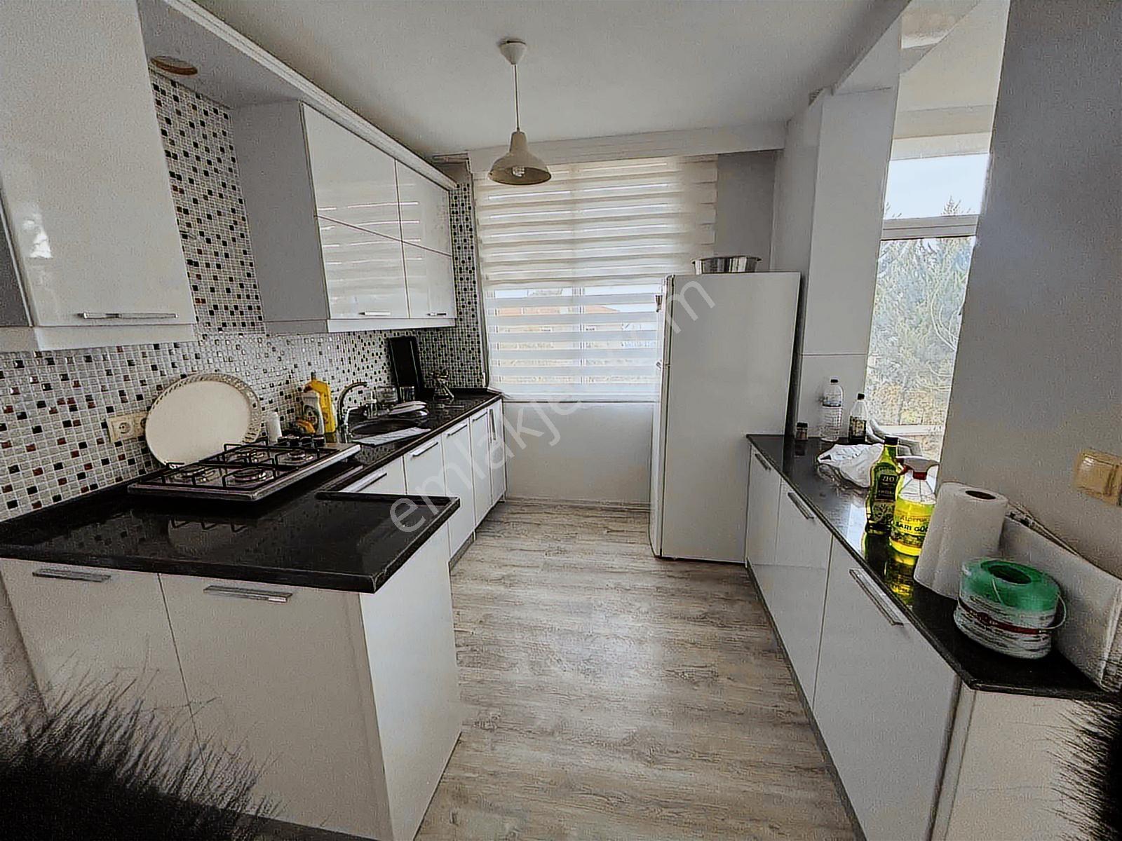 Darısekisi De 750 M2 Üzerin'de Satılık İki Katlı Müstakil Ev - Görsel 5