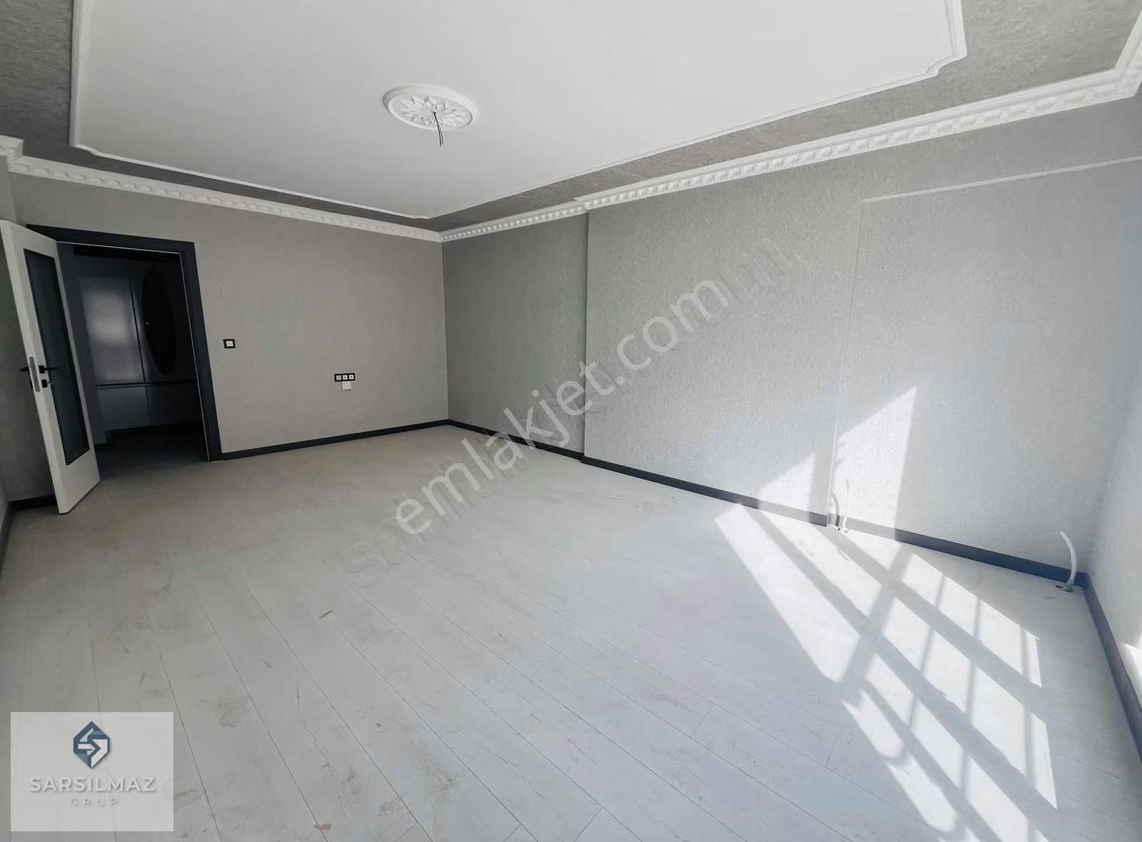 Sarsılmazdan Aski Çevresinde İskanlı Ara Kat 3+1 Daire