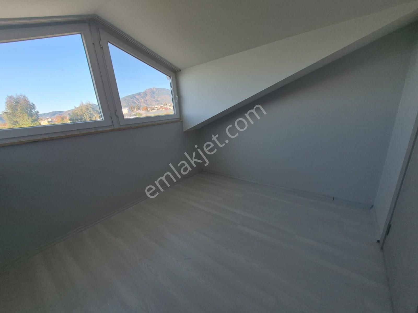 Goldhouse Dan Satılık Karaçulhada Nezih Site İçerisinde Satılık Dubleks Daire - Görsel 26