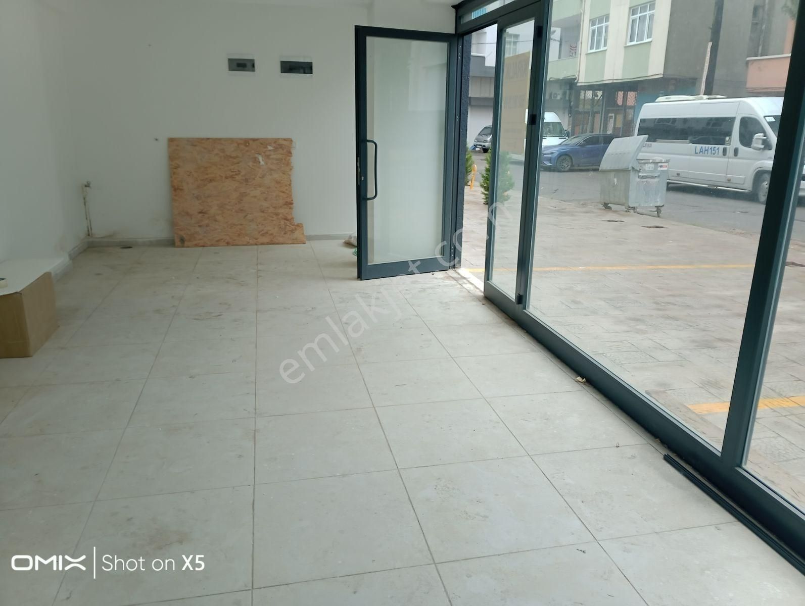 Pendik Çamçeşme Mahallesi'nde Kiralık 25m2 Düz Giriş Dükkan - Görsel 11