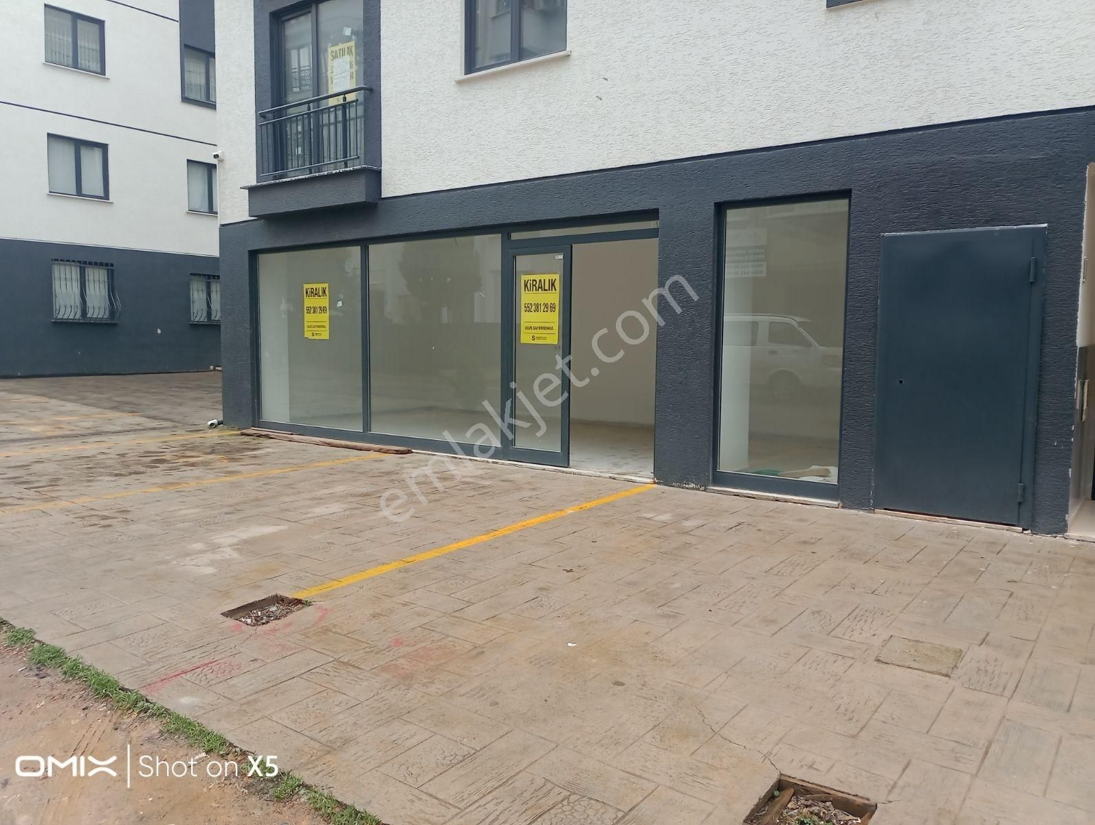 Pendik Çamçeşme Mahallesi'nde Kiralık 25m2 Düz Giriş Dükkan