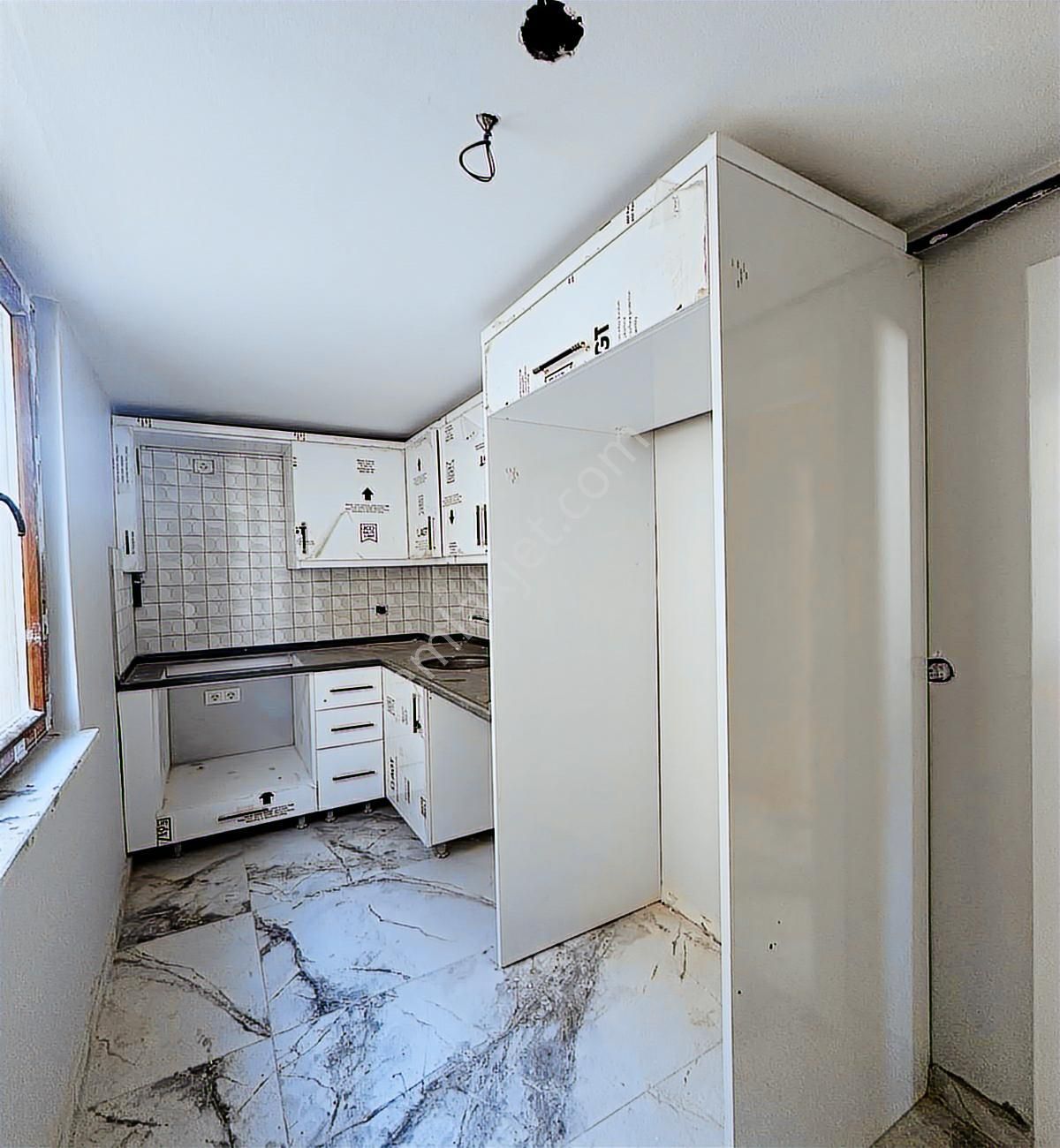 Kod 5242 Alemdağ Mah. Orman Manzaralı 2+1 Satılık - Görsel 6