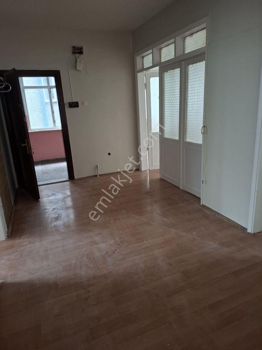 Hürriyet'te Kiralık 2+1 2.kat Daire - Görsel 3