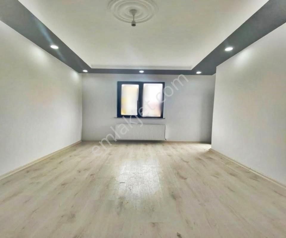 Kod 3163 Cumhuriyet Mah. Yatırıma Oturuma Uygun 2+1 Ara Kat