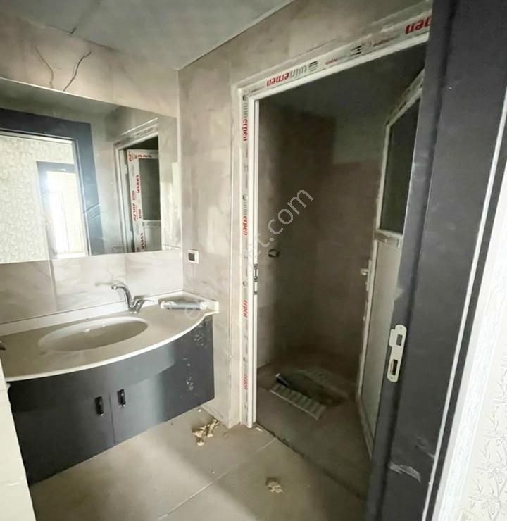 Kod 3181 Yenidoğan Mah. Yatırıma Uygun Caddeye Cephe 2+1 Ara Kat - Görsel 2