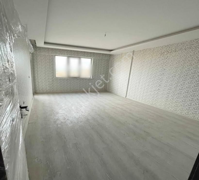 Kod 3181 Yenidoğan Mah. Yatırıma Uygun Caddeye Cephe 2+1 Ara Kat