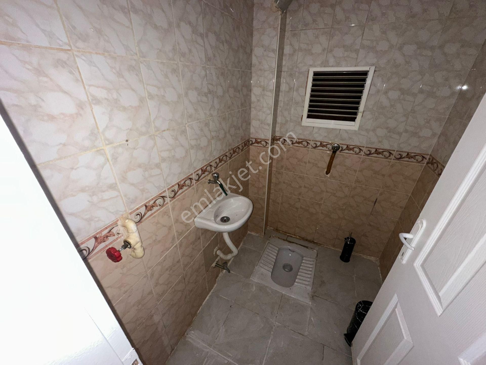 Sincan 12.cadde Üzerinde Site İçinde 3.kat Ön Cephe Salon Bağımsız Kiralık Daire - Görsel 16