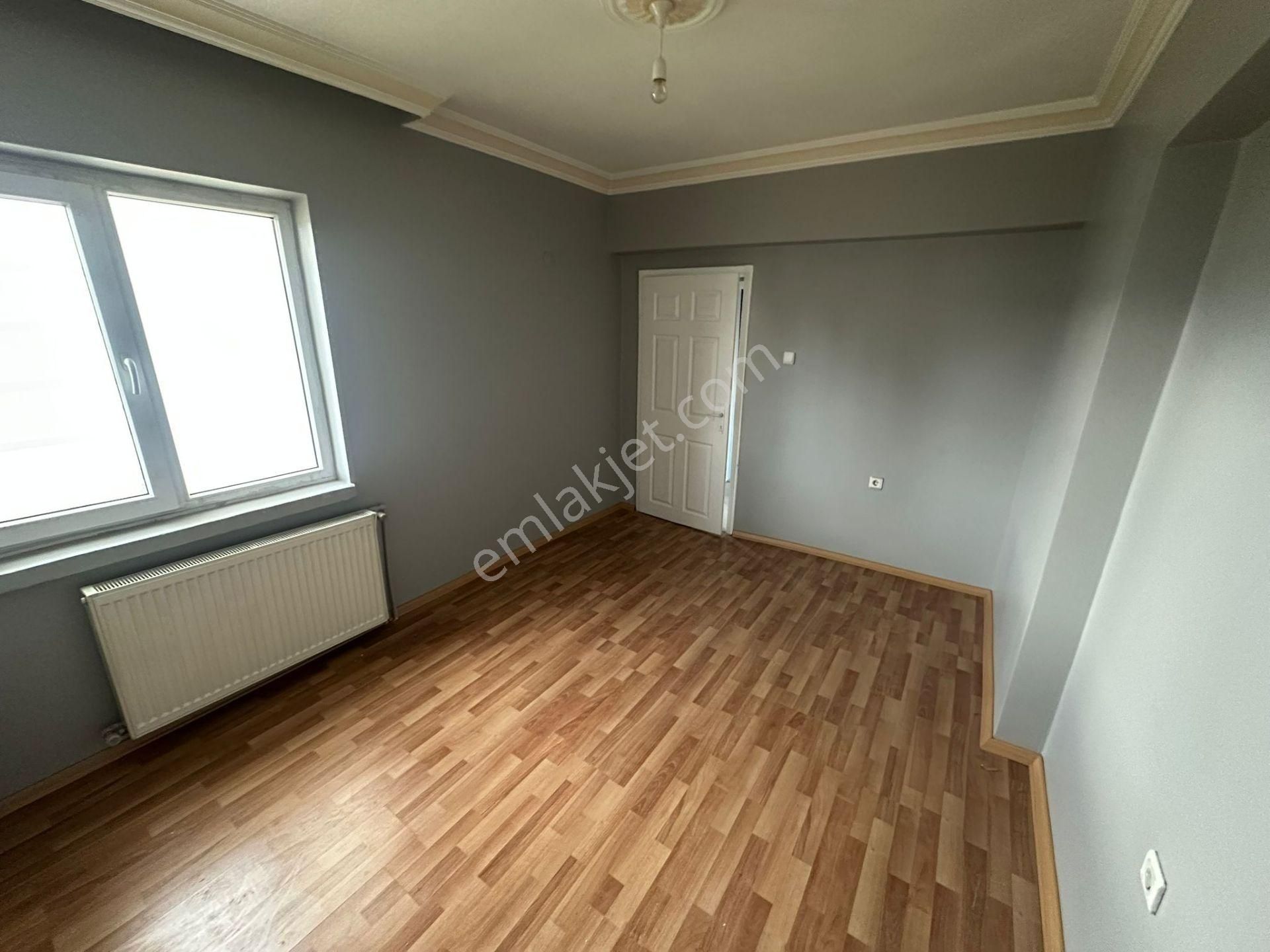 Sincan 12.cadde Üzerinde Site İçinde 3.kat Ön Cephe Salon Bağımsız Kiralık Daire - Görsel 23