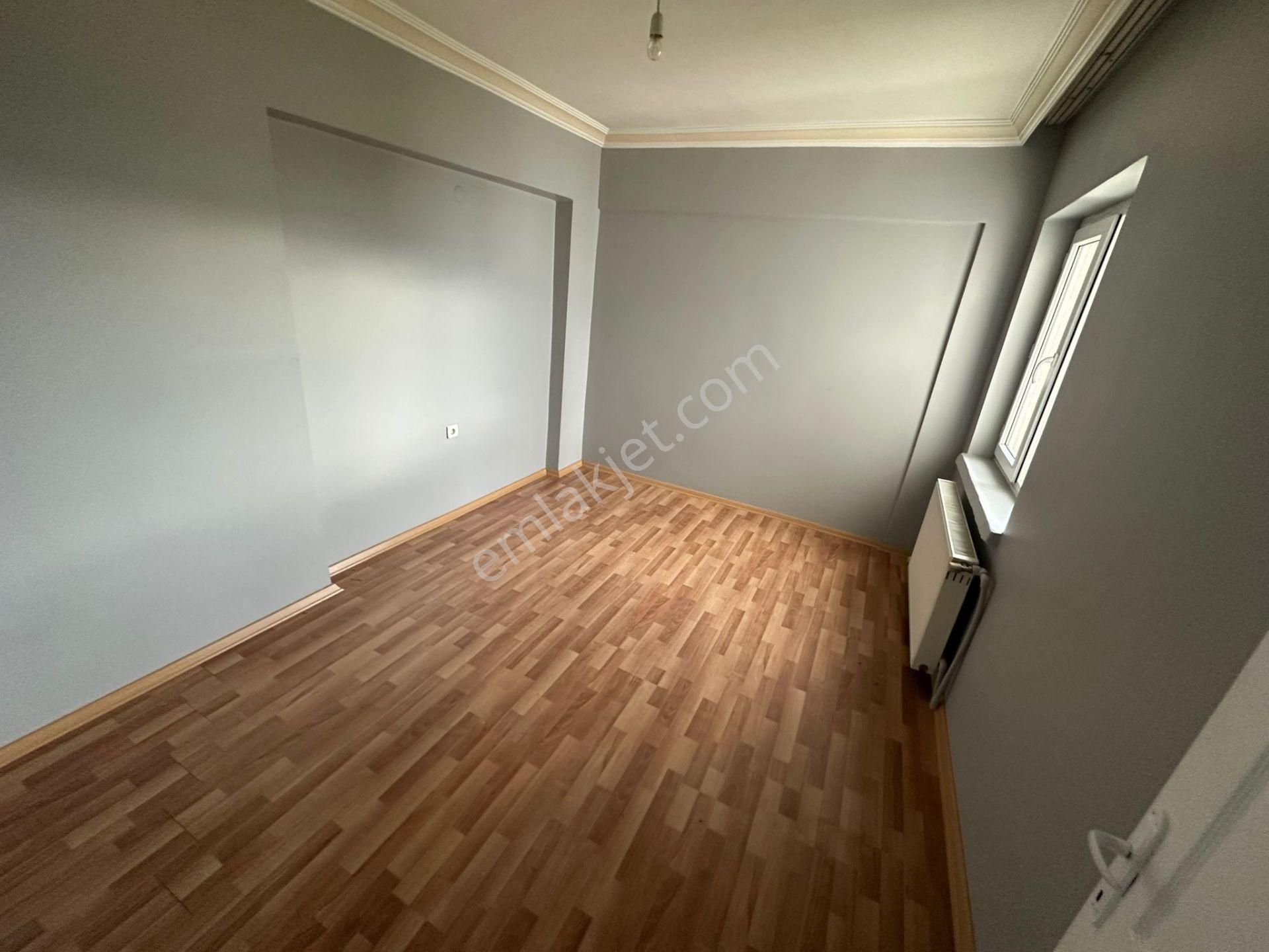 Sincan 12.cadde Üzerinde Site İçinde 3.kat Ön Cephe Salon Bağımsız Kiralık Daire - Görsel 24