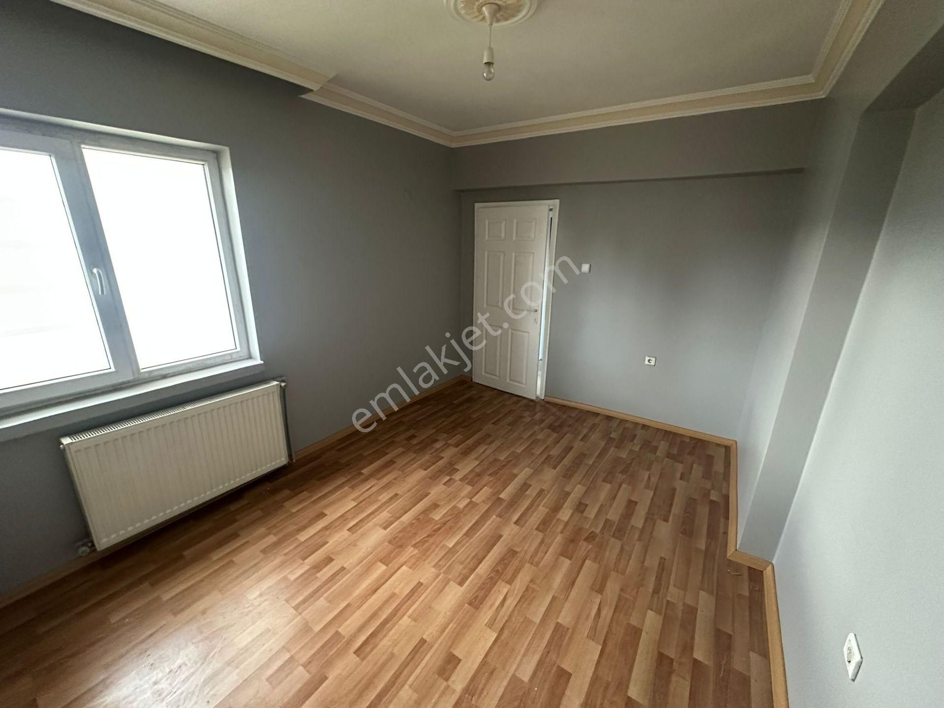 Sincan 12.cadde Üzerinde Site İçinde 3.kat Ön Cephe Salon Bağımsız Kiralık Daire - Görsel 22
