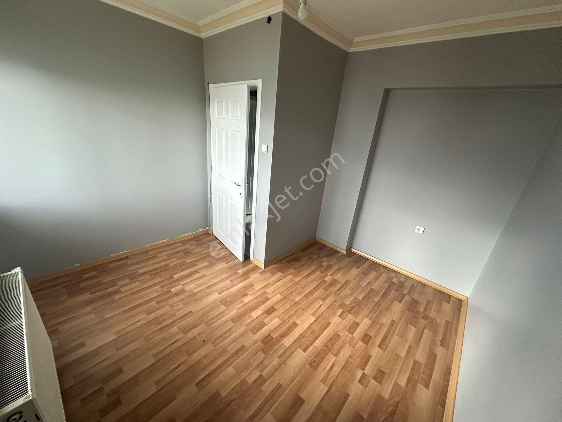 Sincan 12.cadde Üzerinde Site İçinde 3.kat Ön Cephe Salon Bağımsız Kiralık Daire - Görsel 26