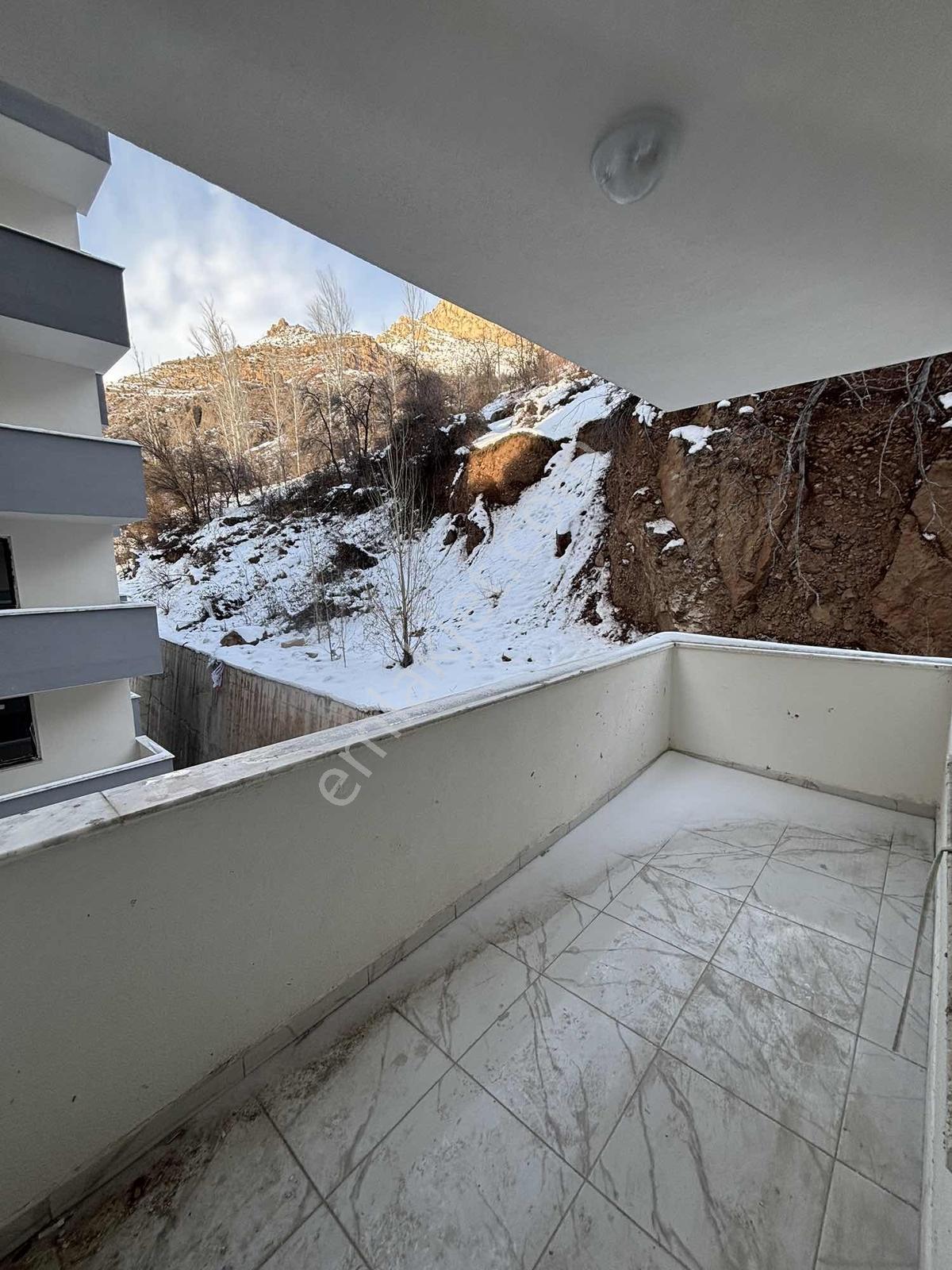 Modern Mimarili Yeni Nesil 3+1 Satılık Daire - Görsel 3