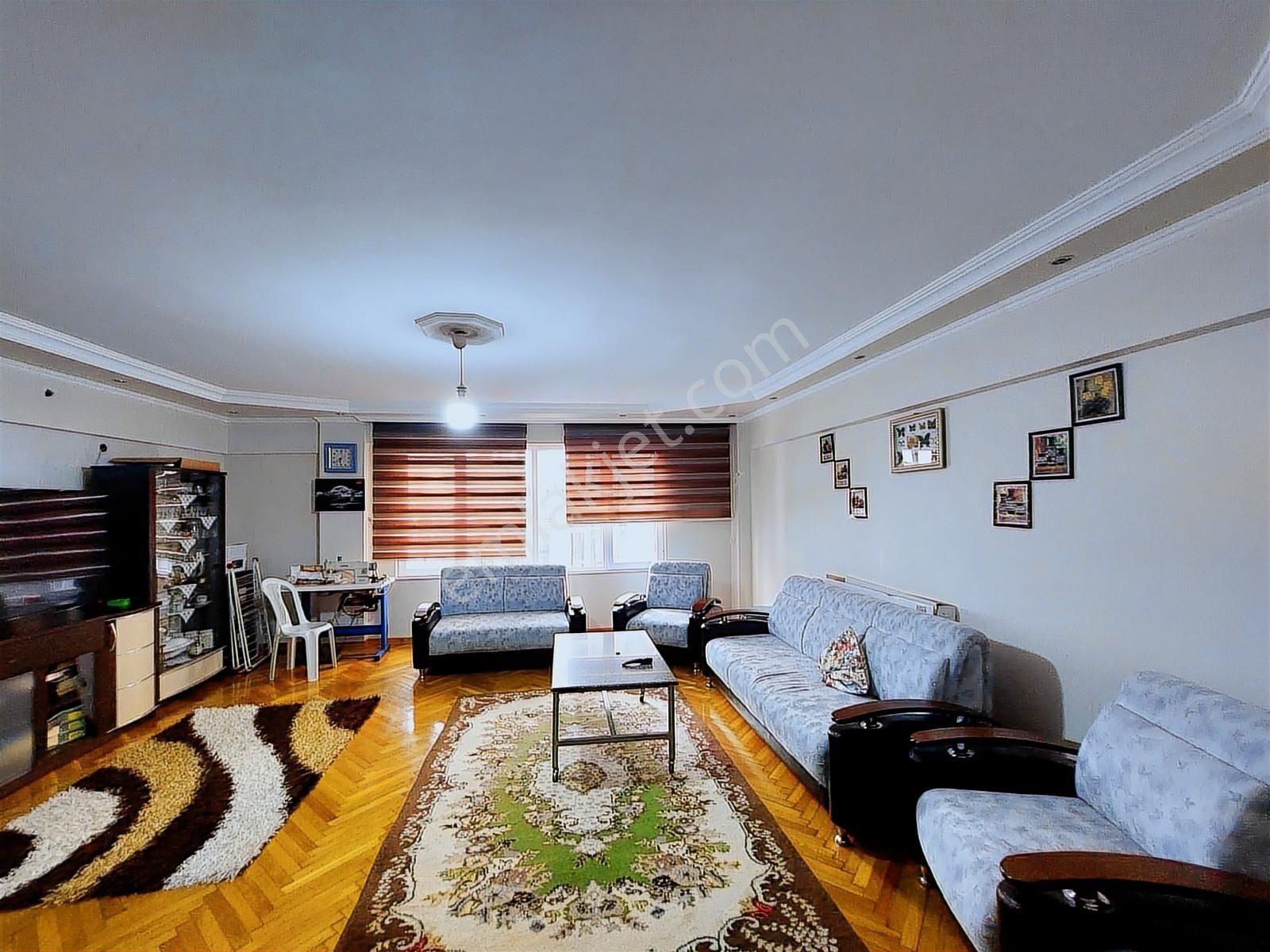 Bandırma Mavi Emlaktan Hacı Yusuf Mahallesinde Satılık 3+1 Daire
