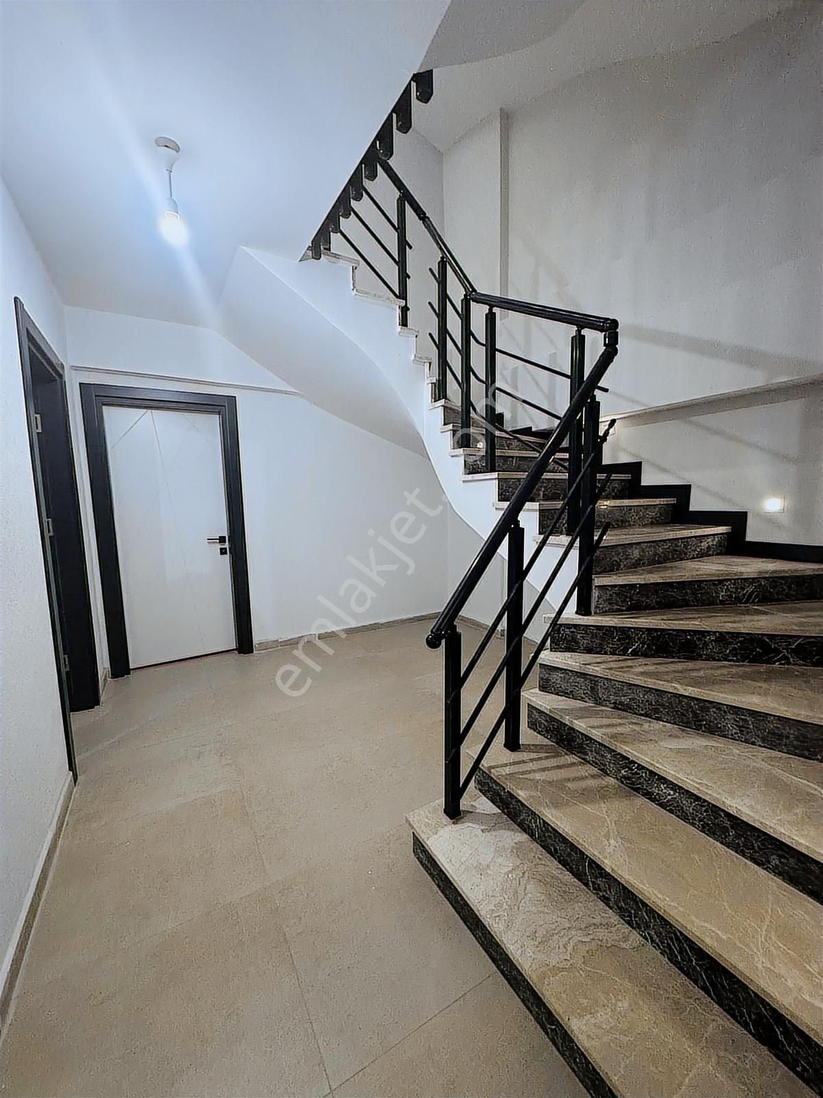 Bandırma Maviden Ultra Lüks Şık Tasarımlı 5+1+2 Satılık Triplex - Görsel 14