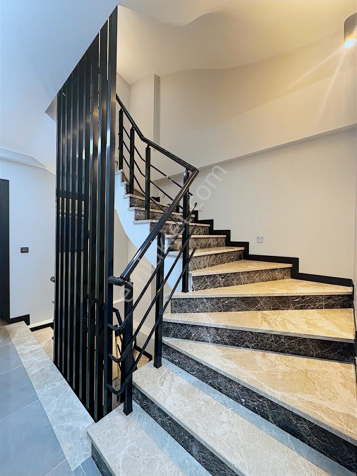 Bandırma Maviden Ultra Lüks Şık Tasarımlı 5+1+2 Satılık Triplex - Görsel 4