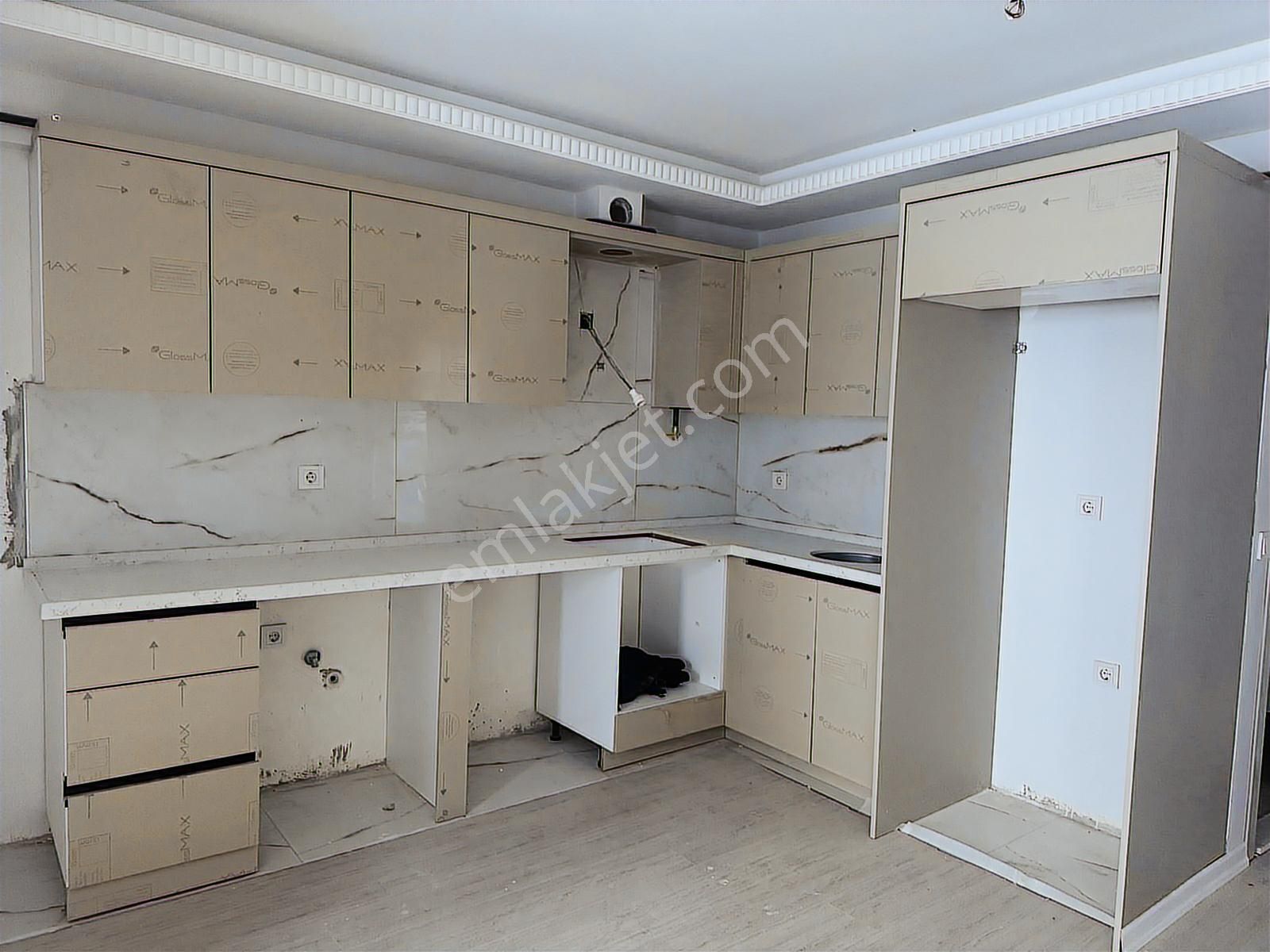 Bandırma Mavi Emlaktan İhsaniye Mah. Y.giriş 1+1 Satılık Daire