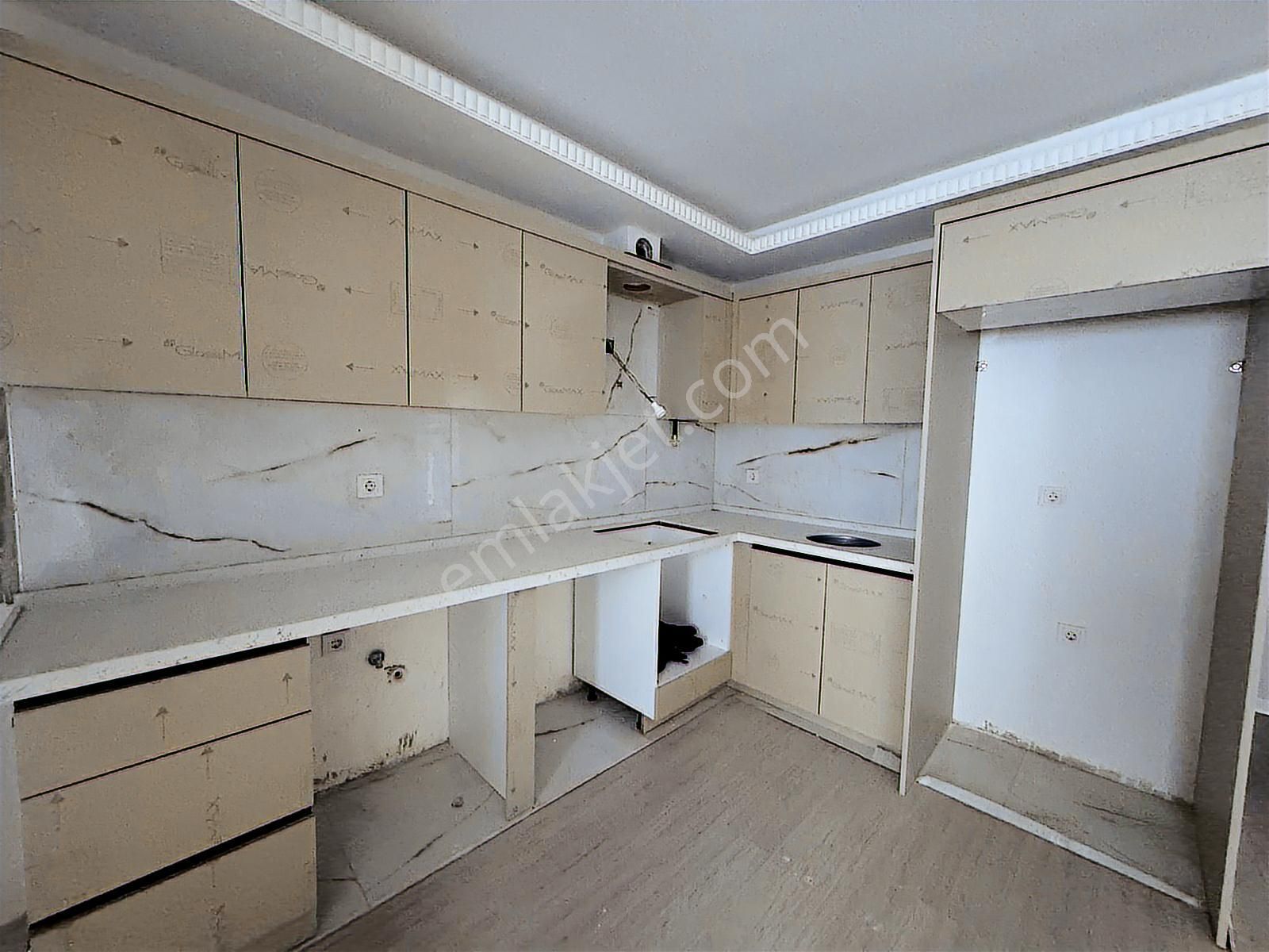 Bandırma Mavi Emlaktan İhsaniye Mah. Y.giriş 1+1 Satılık Daire - Görsel 2