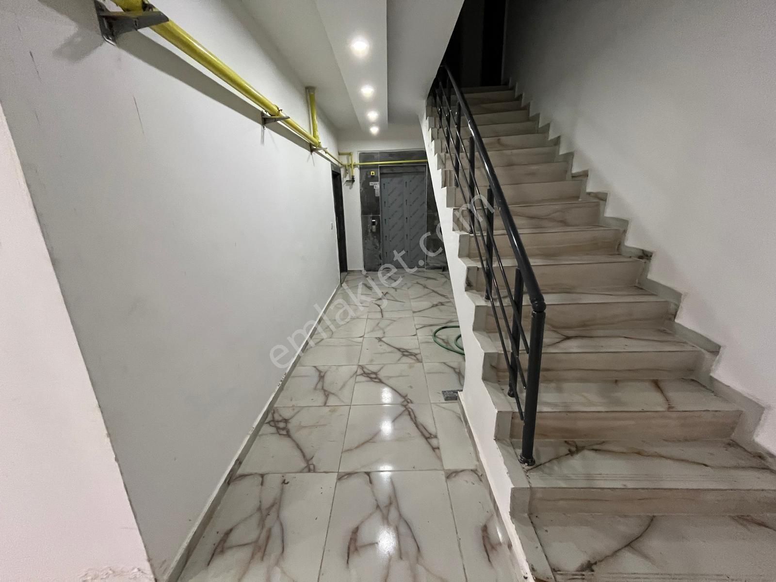 Karaköprü Seyrantepe'de Acil Satılık 2+1 Giriş Kat Daire - Görsel 3