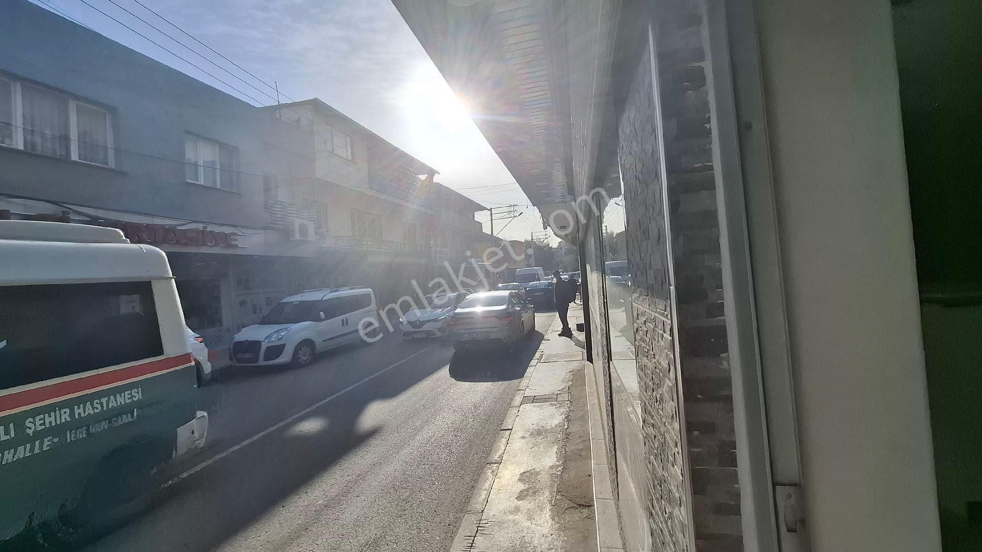 Bayraklı Çay Mah.’ De Anayol Üzerinde, Yüksek Tabela Değerine Sahip 85 M² Kiralık İşyeri Fırsatı - Görsel 3