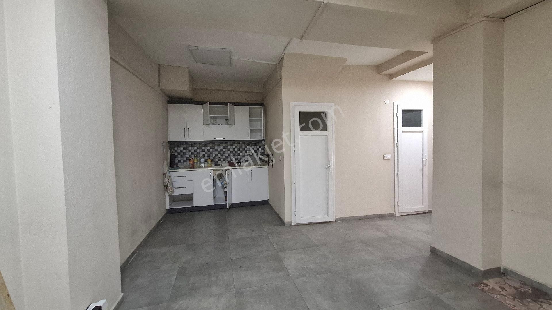 Bayraklı Çay Mah.’ De Anayol Üzerinde, Yüksek Tabela Değerine Sahip 85 M² Kiralık İşyeri Fırsatı - Görsel 8