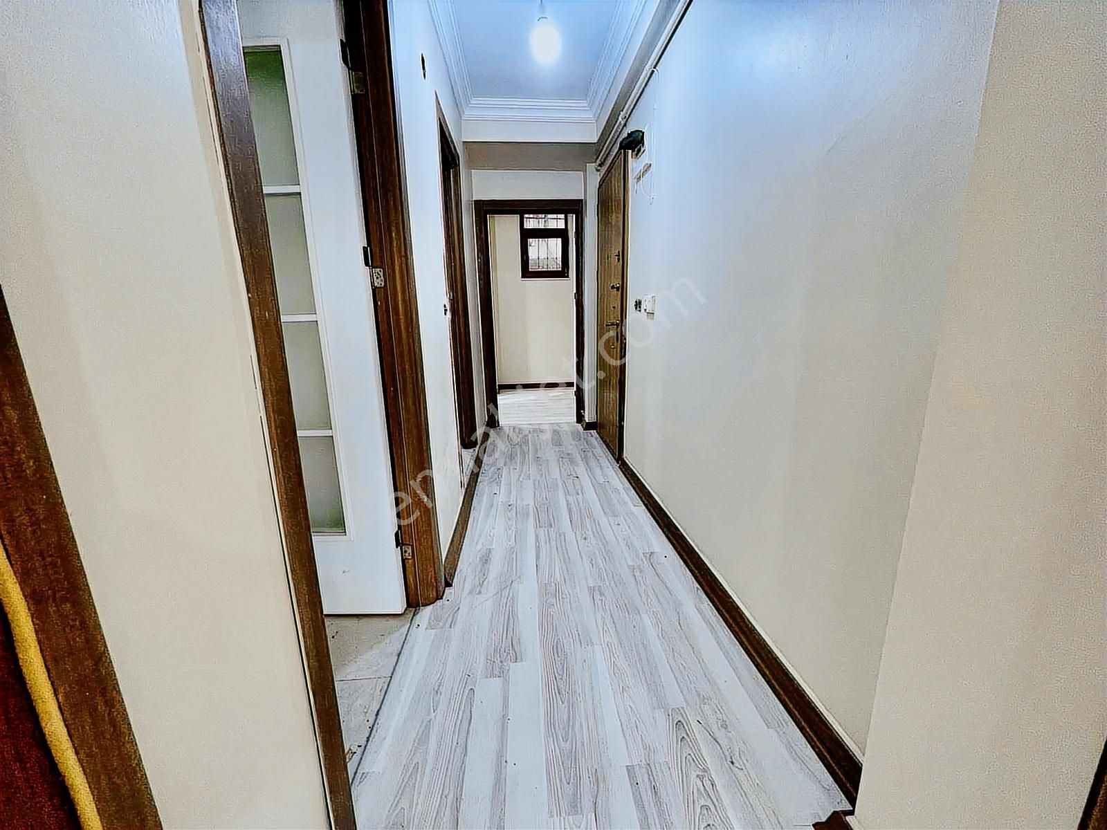 Eser Yapıdan Satılık1+1 Cadde Yakını Yüksek Camlı Bahçe Katı - Görsel 13