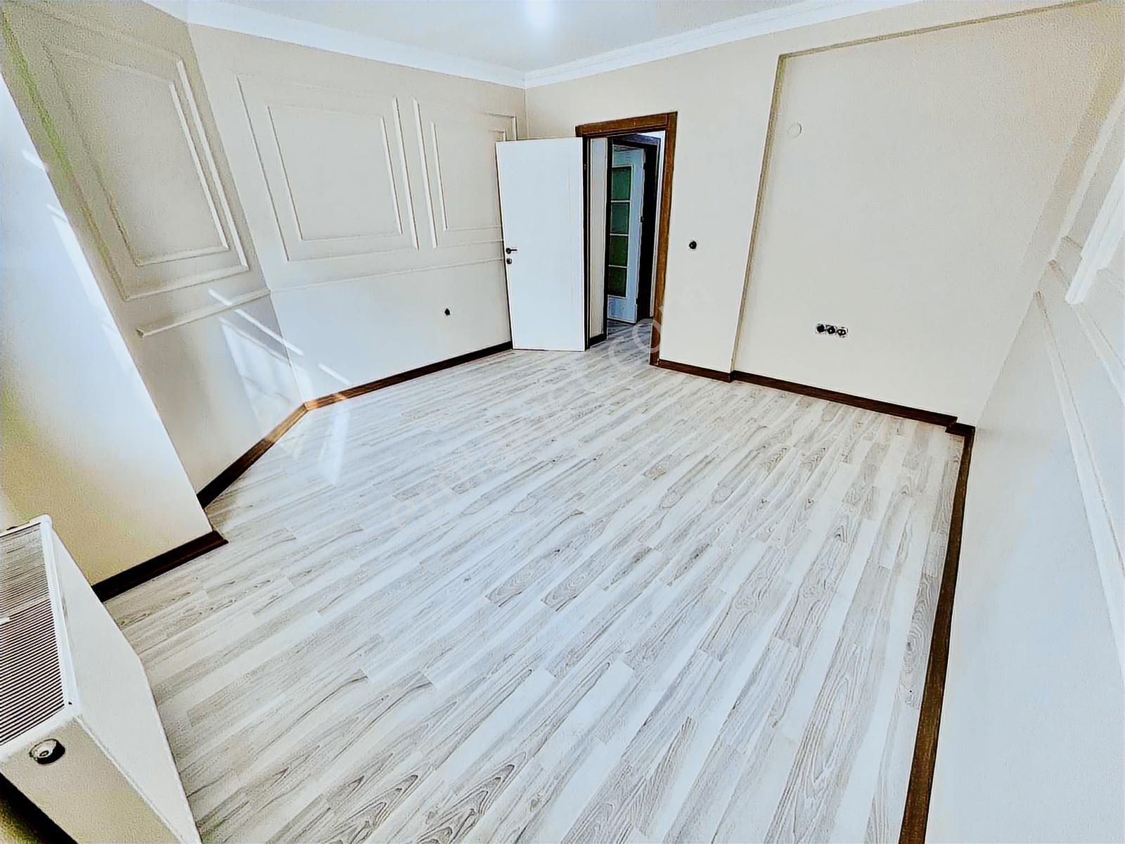 Eser Yapıdan Satılık1+1 Cadde Yakını Yüksek Camlı Bahçe Katı - Görsel 7