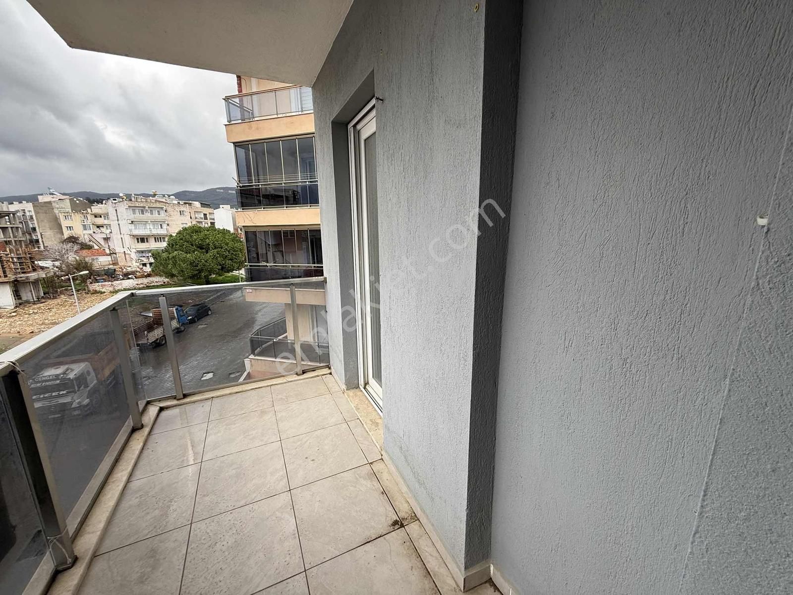 Kuşadası Davutlar Merkezde Satılık 3+1 Daire - Görsel 21