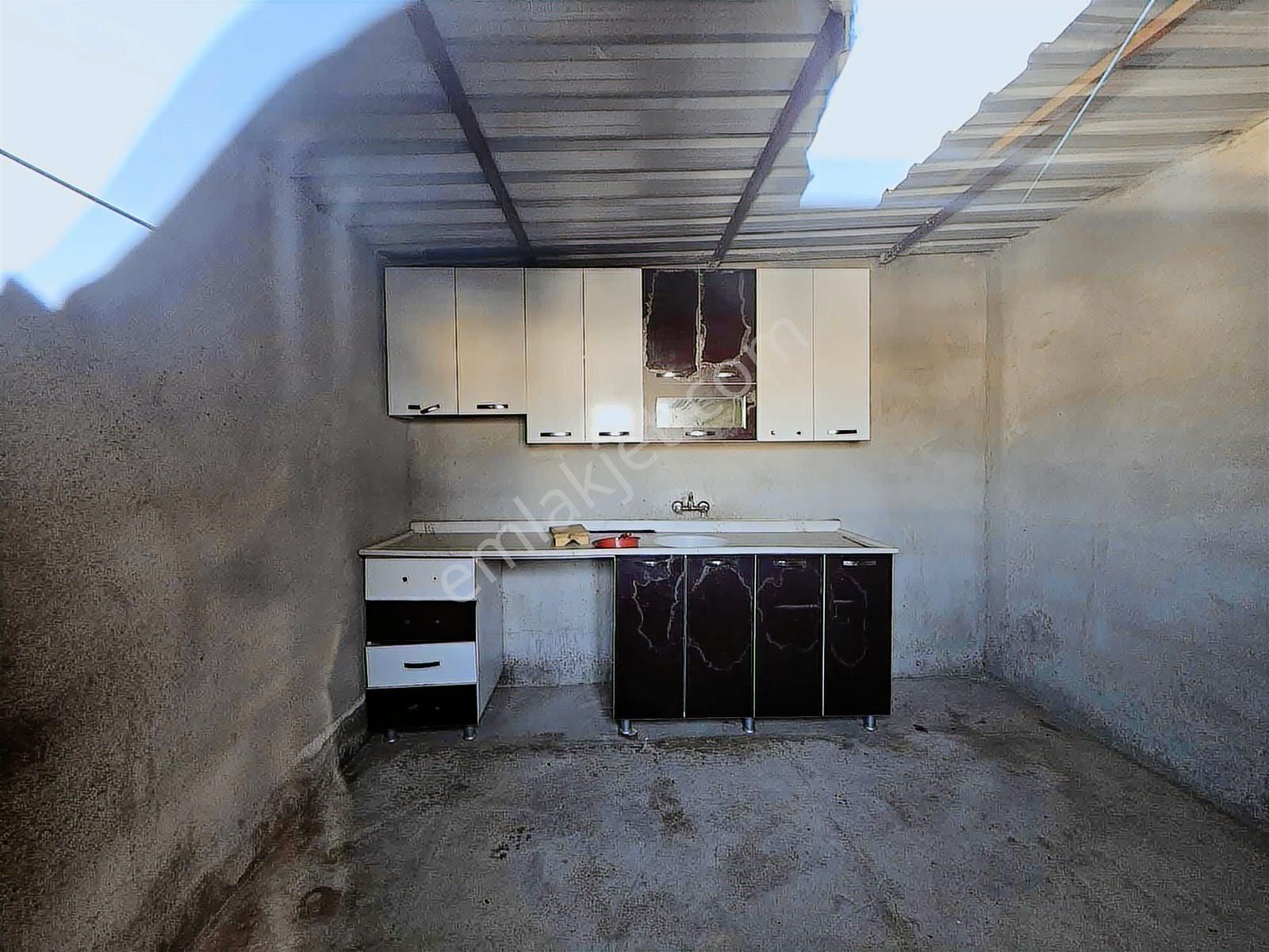 Yüreğir Bahçelievler De Satılık 3 Katlı Müstakil Kelepir Fiyata - Görsel 3