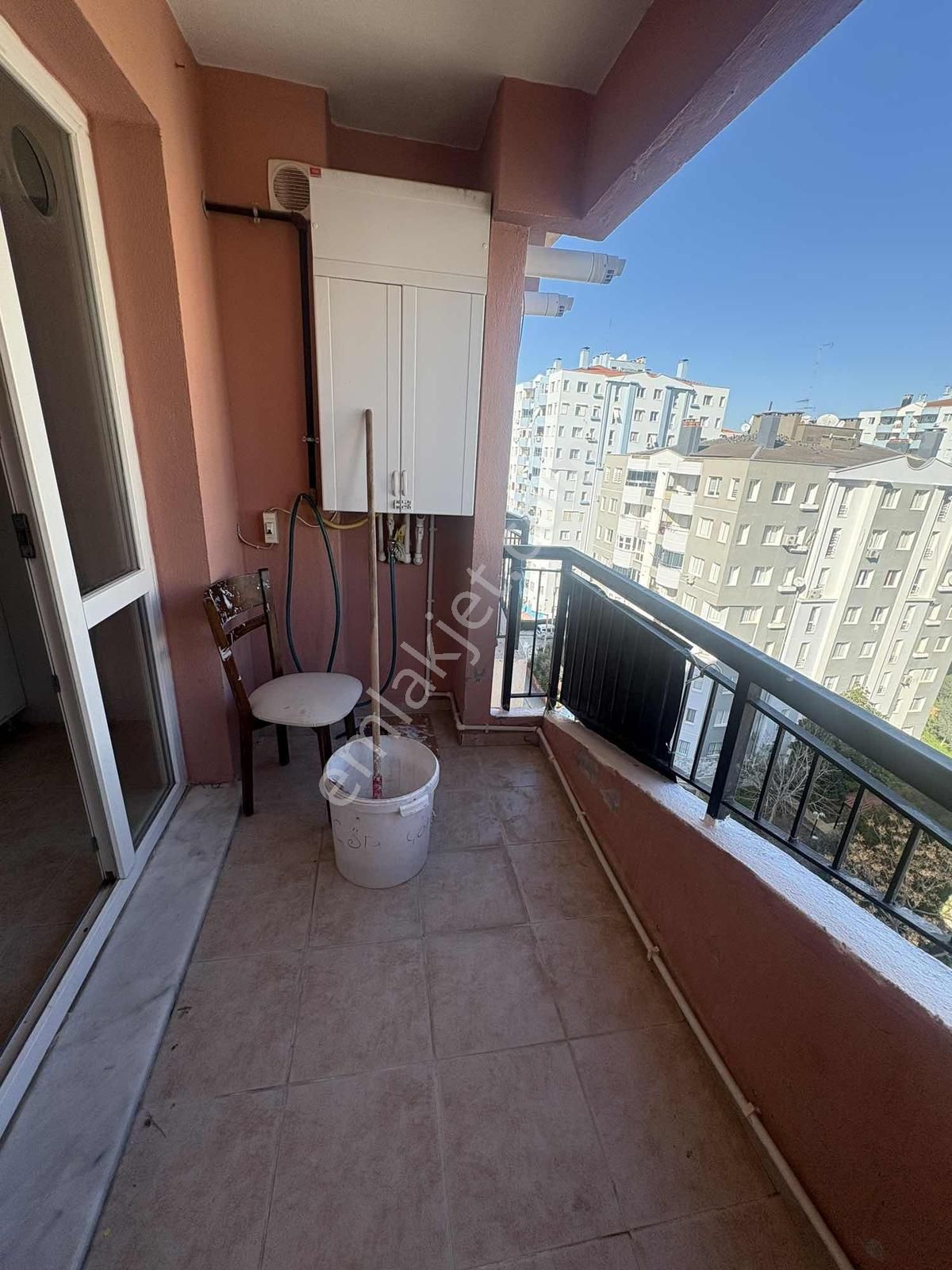 Egekentte Sınırsız Kredi İmkanı Ara Kat Kombili Tadilatlı 2+1 - Görsel 10