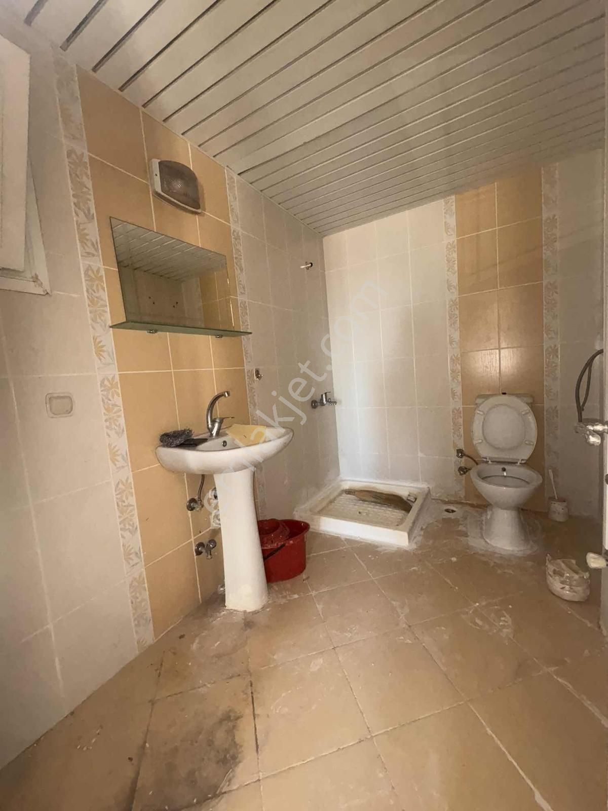 Egekentte Sınırsız Kredi İmkanı Ara Kat Kombili Tadilatlı 2+1 - Görsel 23