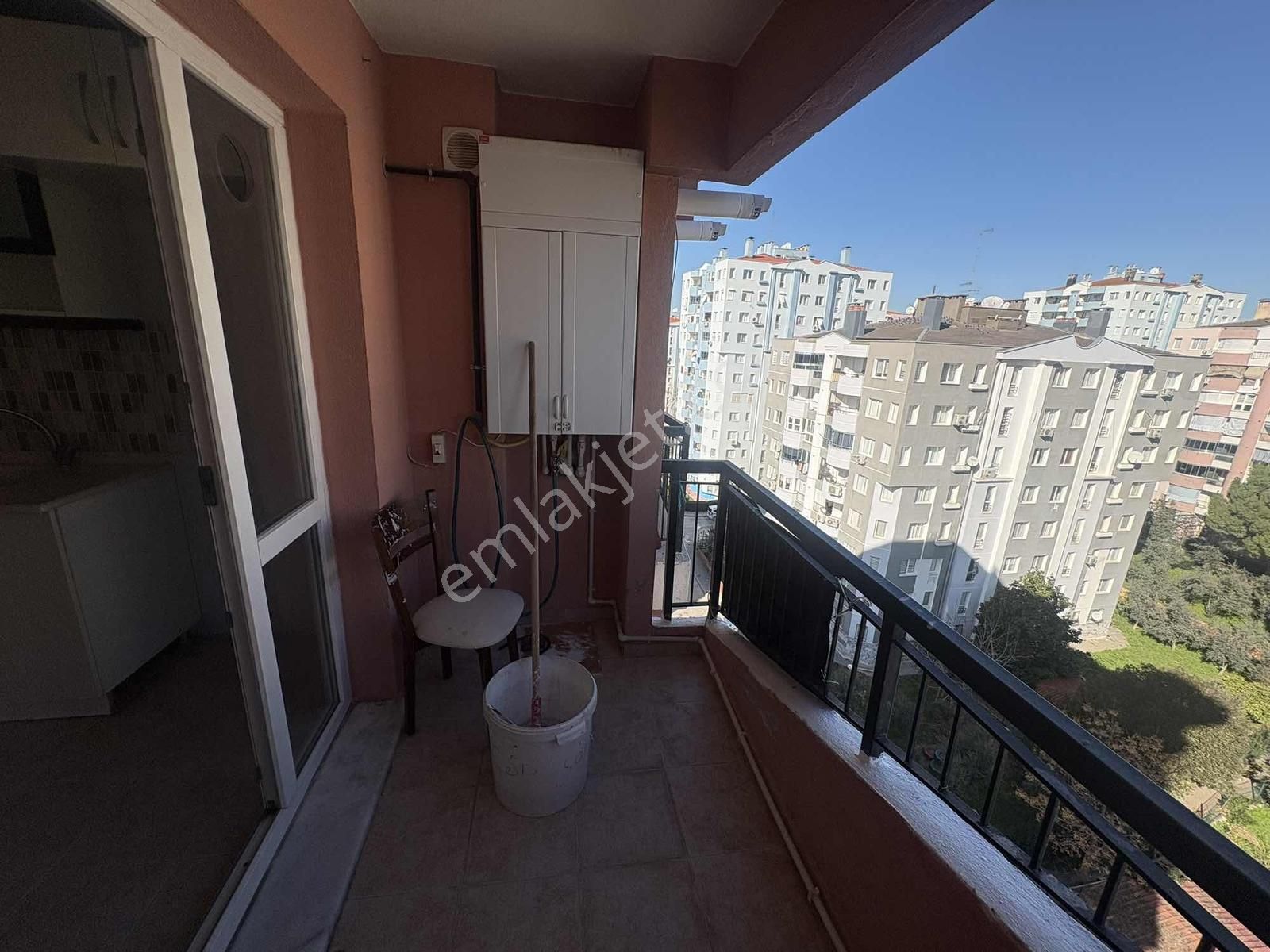 Egekentte Sınırsız Kredi İmkanı Ara Kat Kombili Tadilatlı 2+1 - Görsel 11