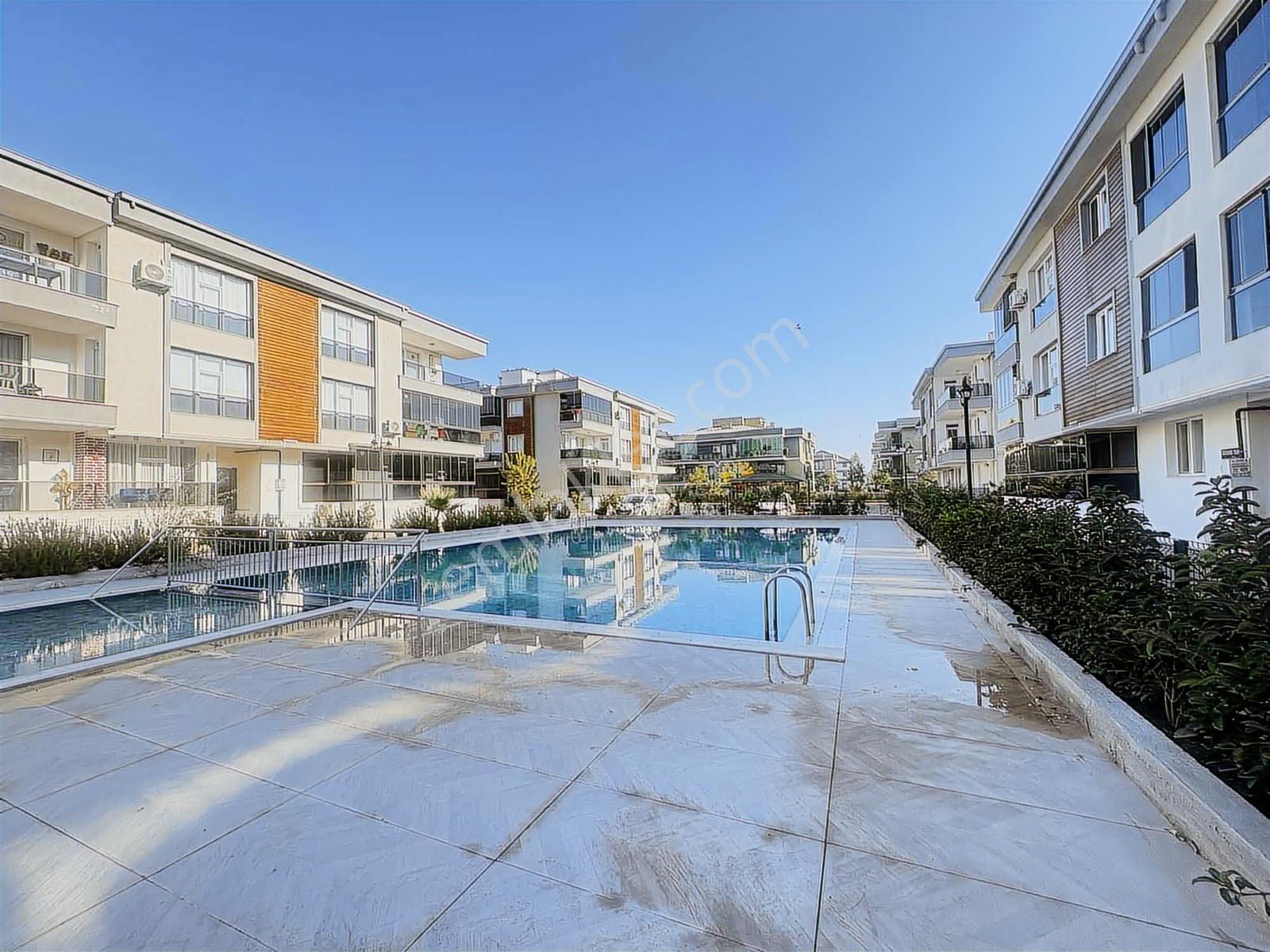 Site İçerisinde Havuzlu Ara Kat Kombili Güvenlikli Satılık 3+1 - Görsel 2