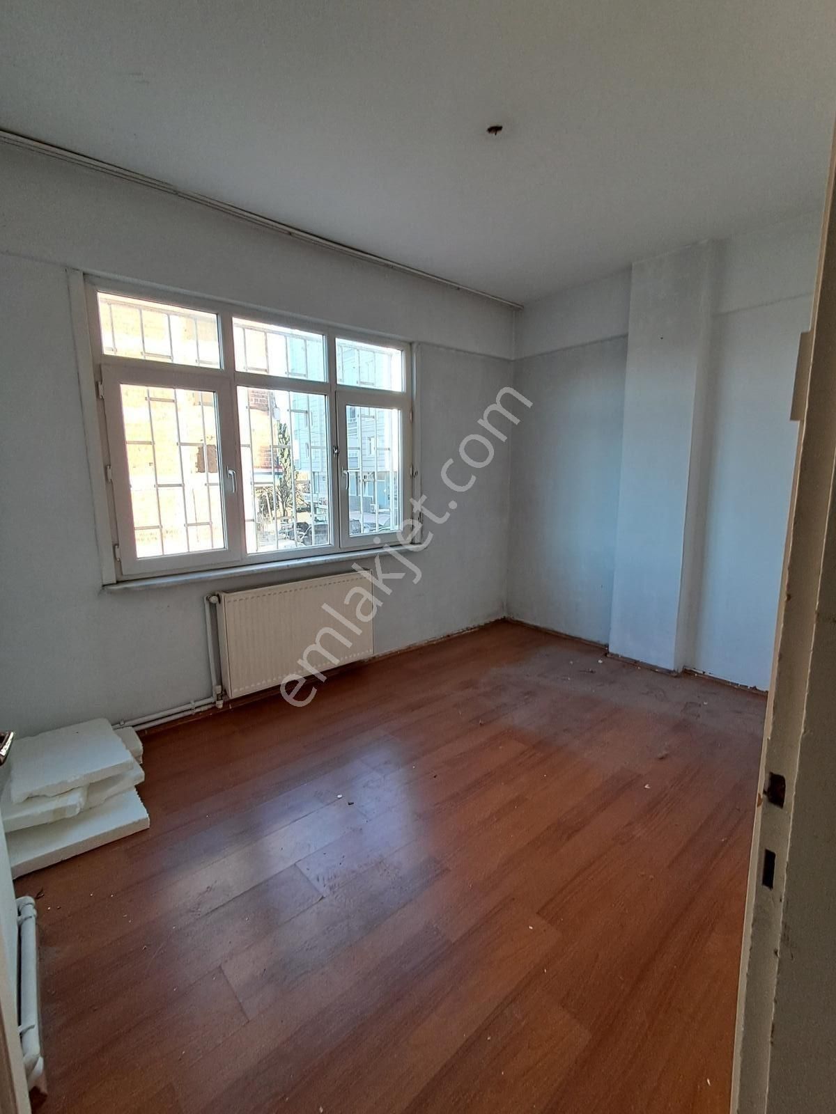 Bahçelievler Siyavuşpaşa Camii Yakını Kiralık 2+1 Daire 26000