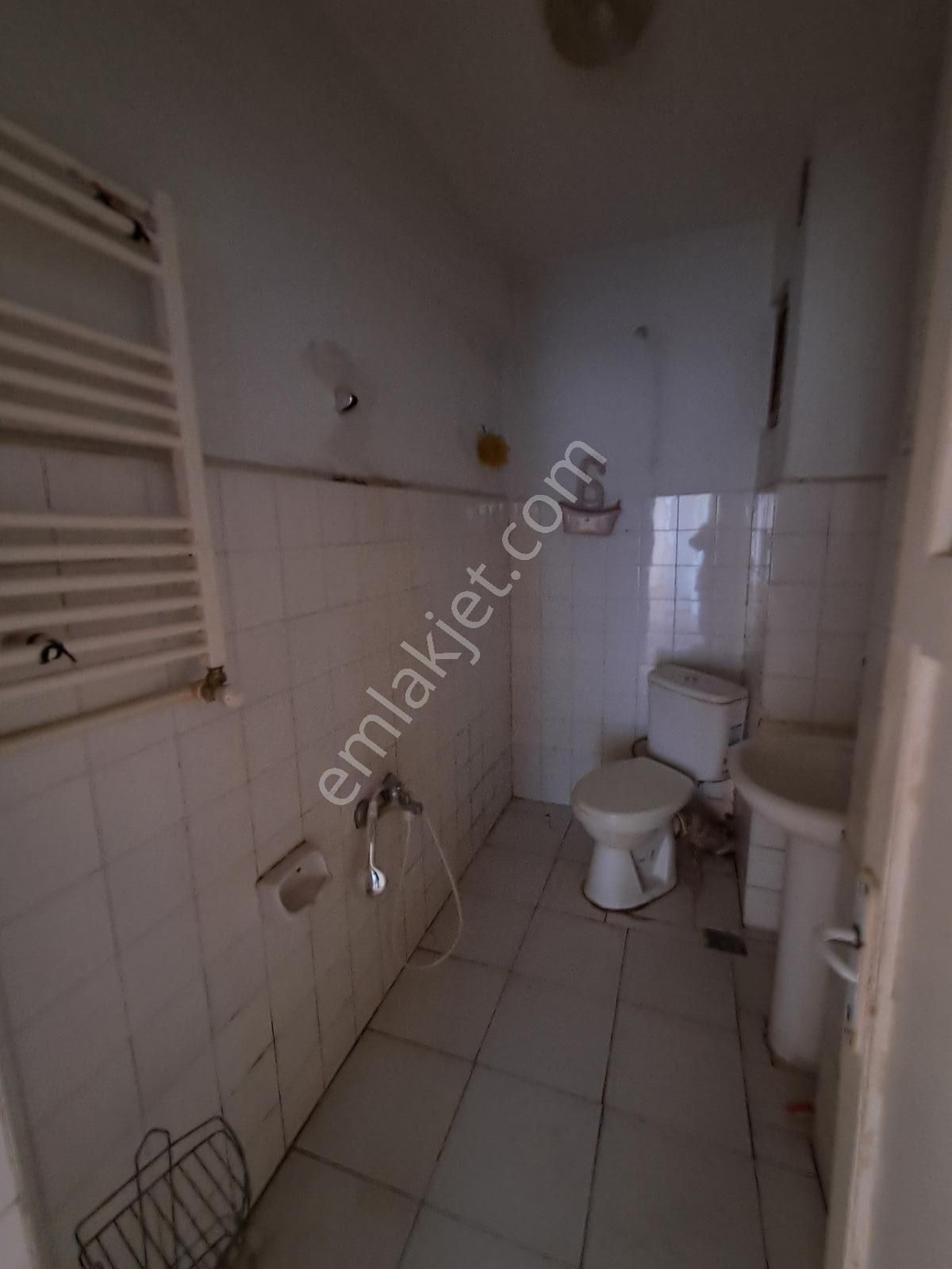 Bahçelievler Siyavuşpaşa Camii Yakını Kiralık 2+1 Daire 26000 - Görsel 3