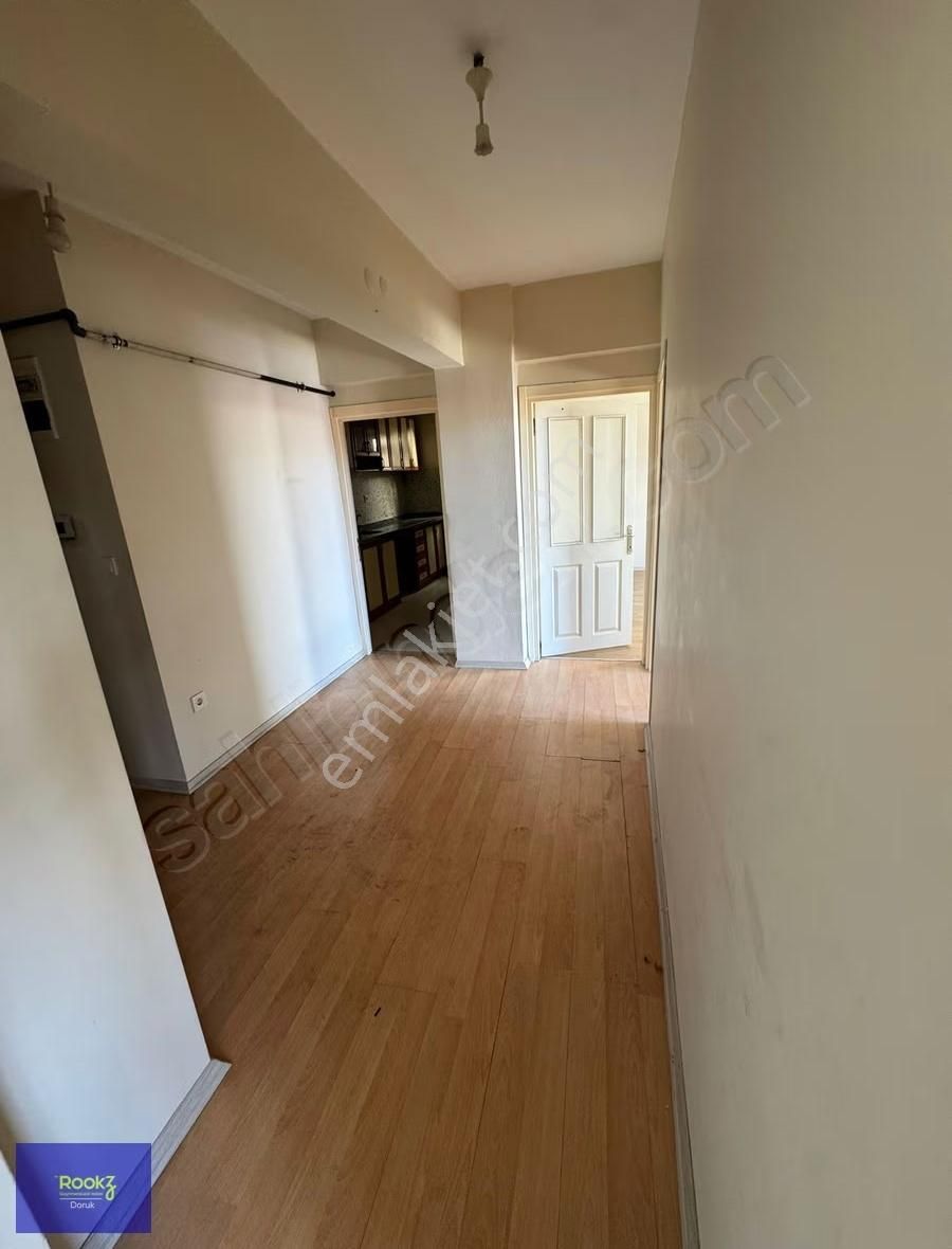 Rookzdoruk'dan Mecidiye'de Cadde Üzeri Yenilenmiş Ferah 2+1!!!!! - Görsel 9